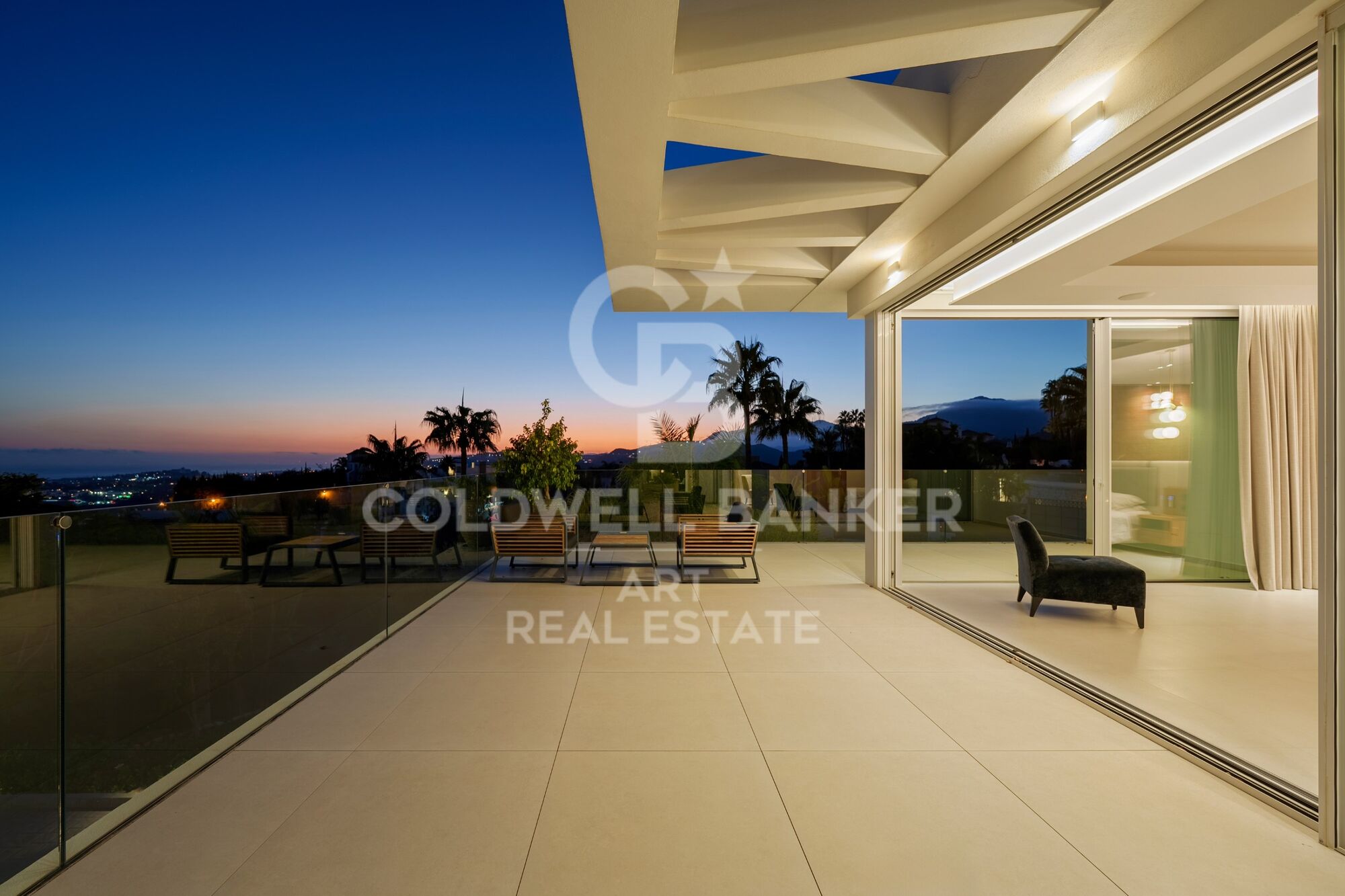 Villa Exceptionnelle avec Vues Panoramiques à Puerto del Almendro, Benahavís