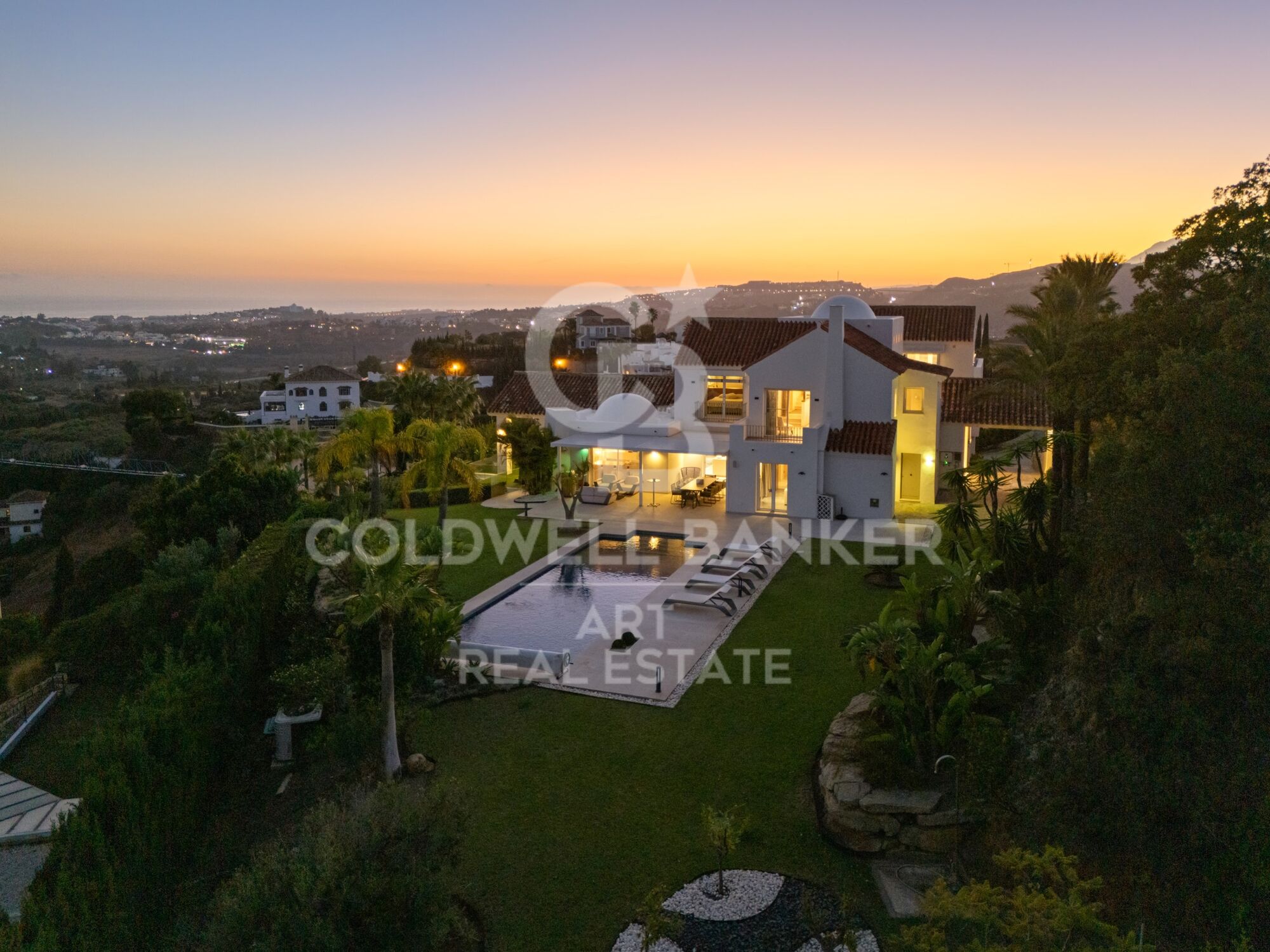 Villa Exceptionnelle avec Vues Panoramiques à Puerto del Almendro, Benahavís