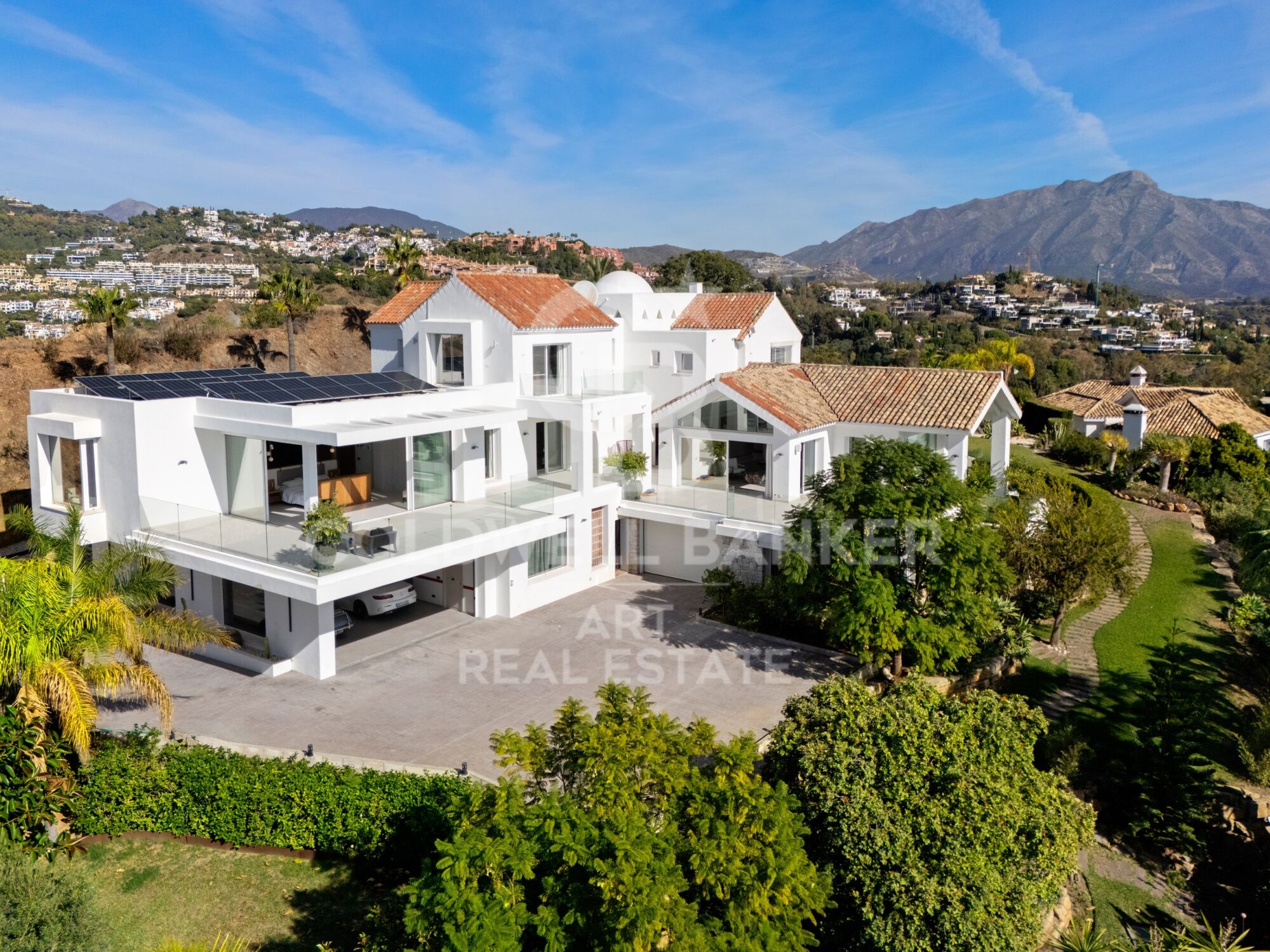 Villa Exceptionnelle avec Vues Panoramiques à Puerto del Almendro, Benahavís