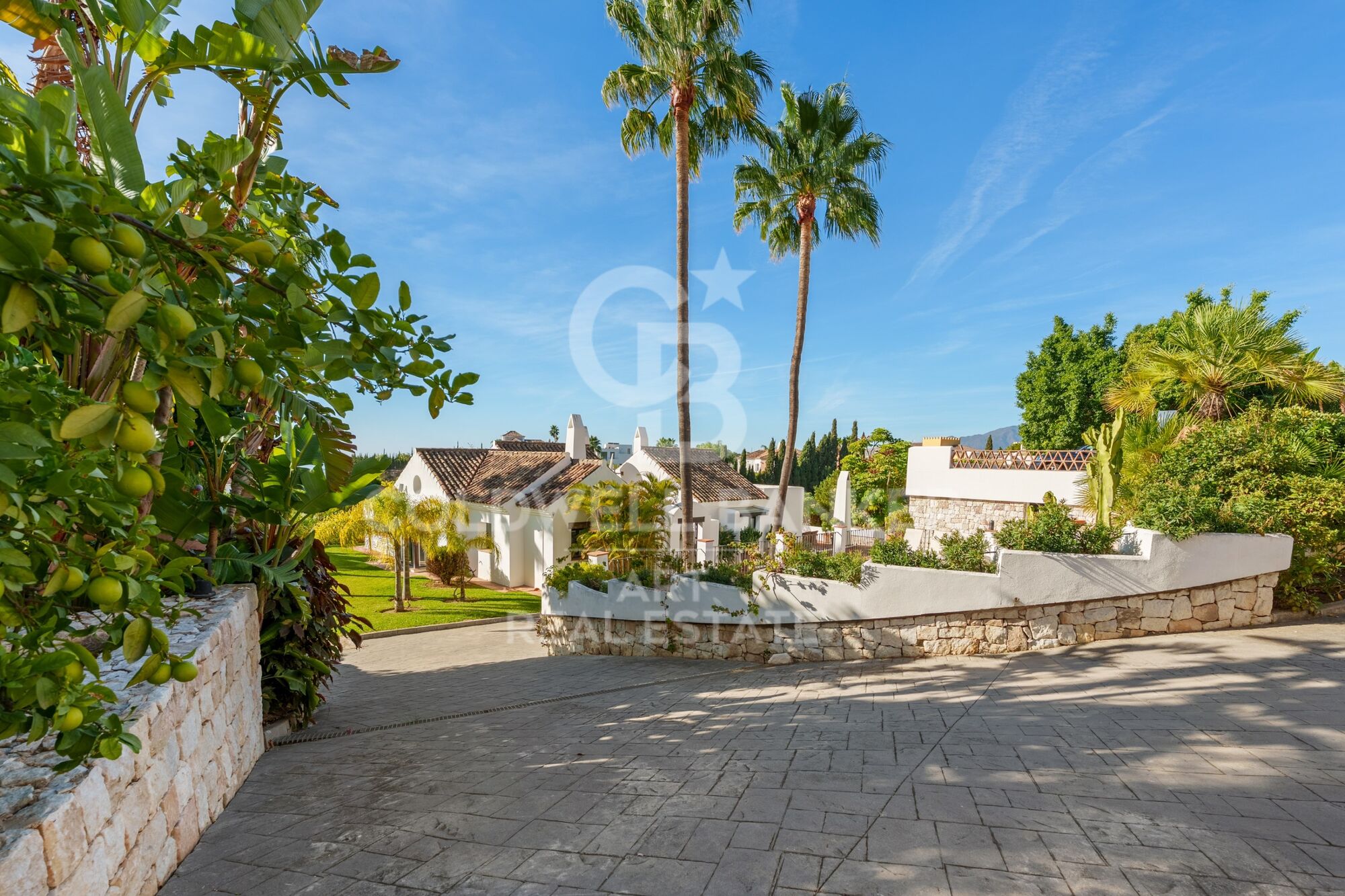 Villa Exceptionnelle avec Vues Panoramiques à Puerto del Almendro, Benahavís