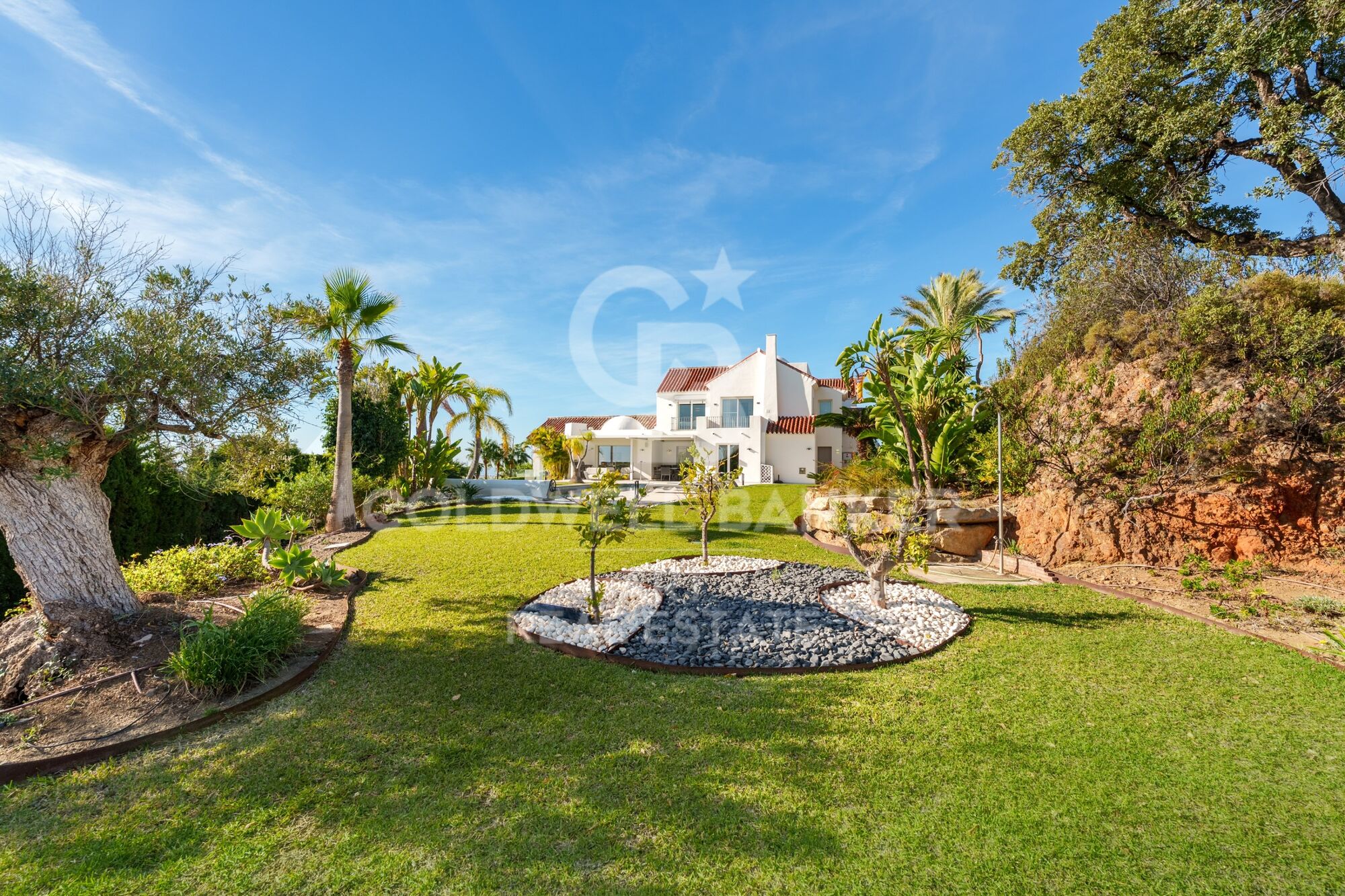 Villa Exceptionnelle avec Vues Panoramiques à Puerto del Almendro, Benahavís