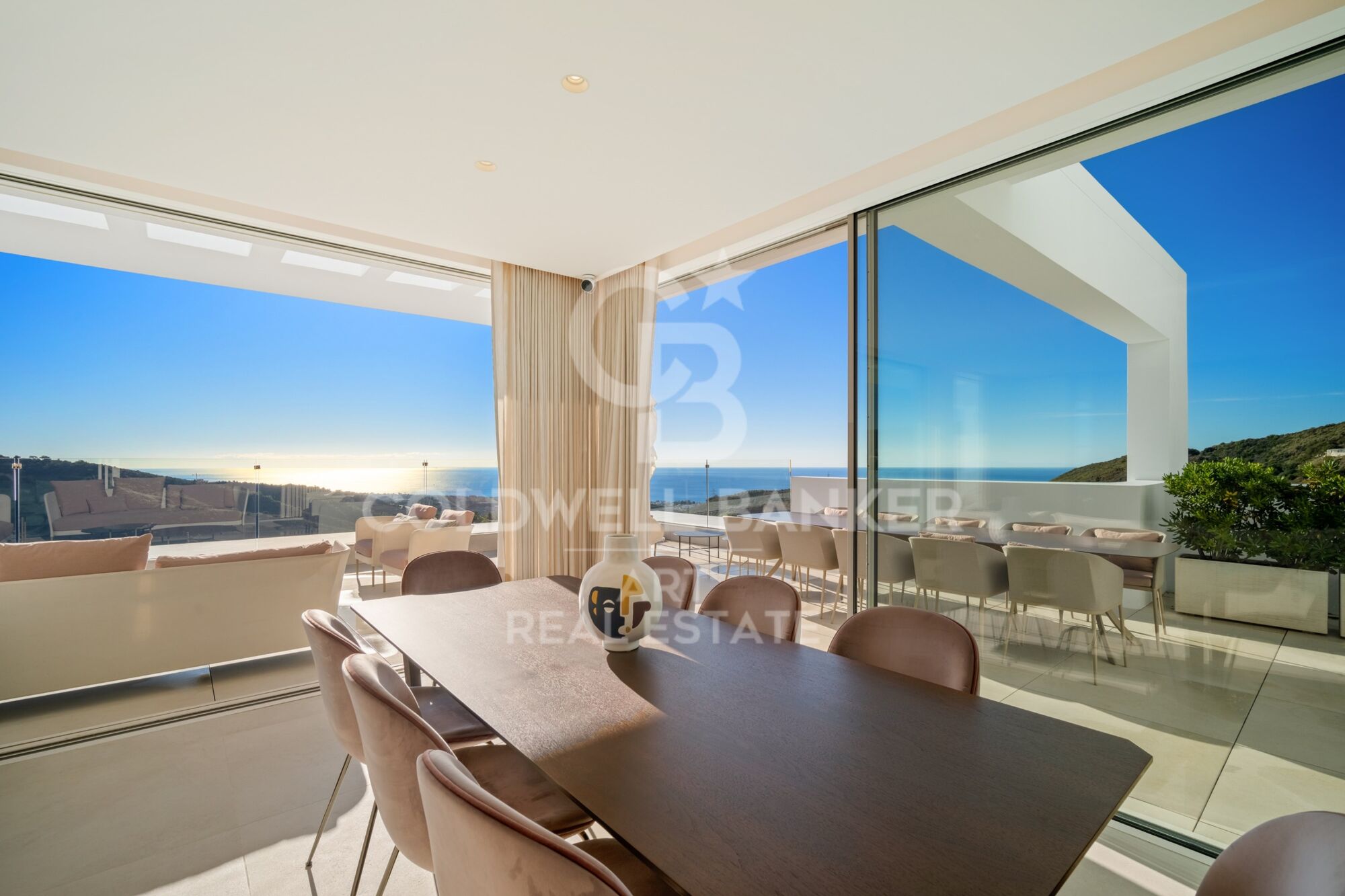 Luxuriöses Duplex-Penthouse mit Privatpool und Panoramablick auf das Meer in Palo Alto, Ojén