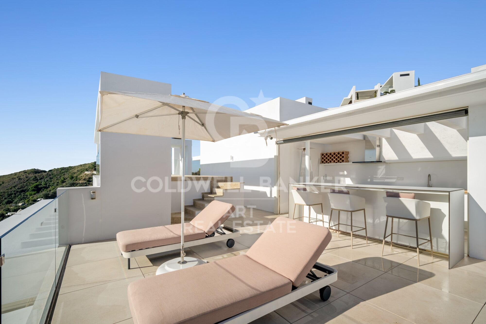 Luxuriöses Duplex-Penthouse mit Privatpool und Panoramablick auf das Meer in Palo Alto, Ojén