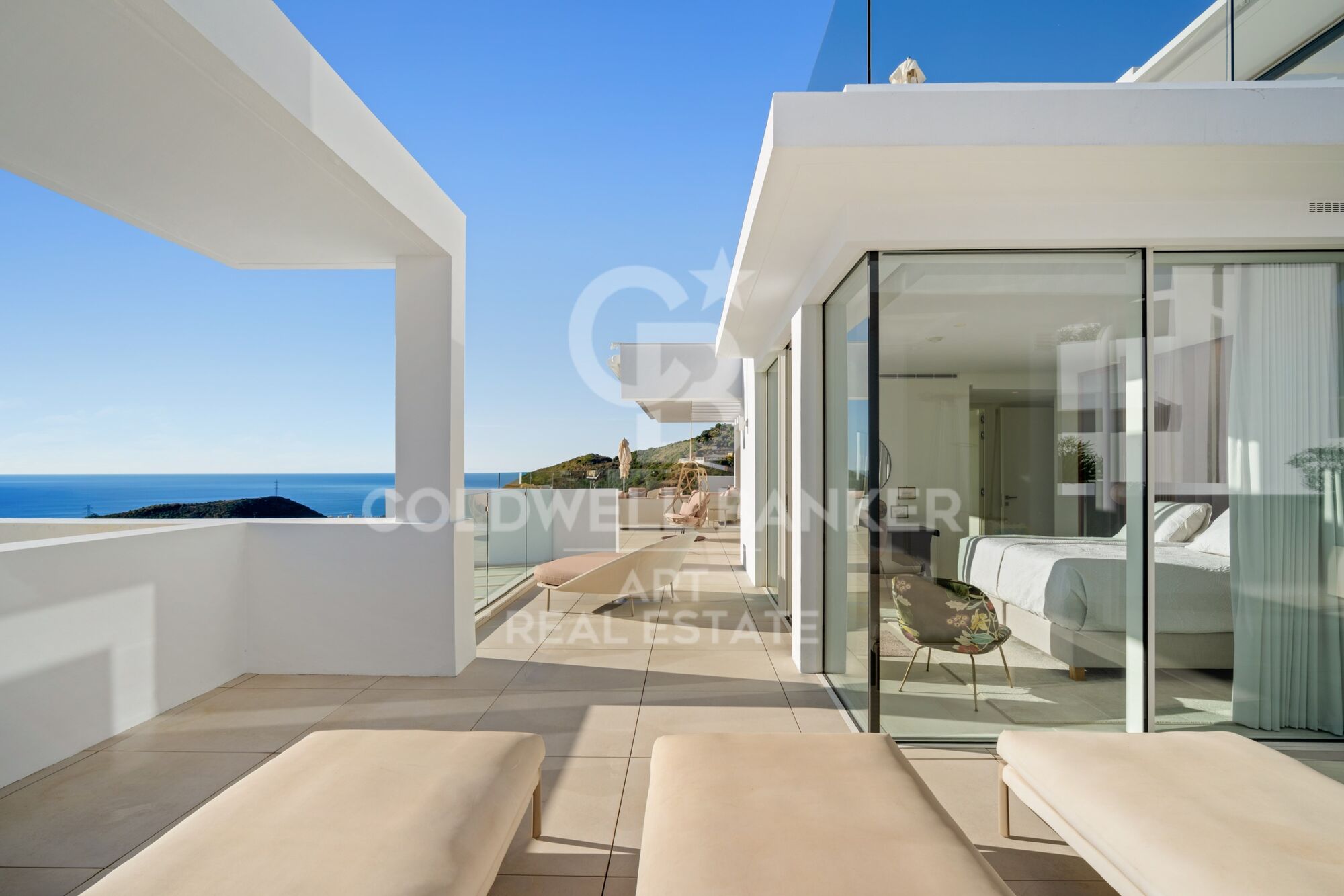 Luxuriöses Duplex-Penthouse mit Privatpool und Panoramablick auf das Meer in Palo Alto, Ojén