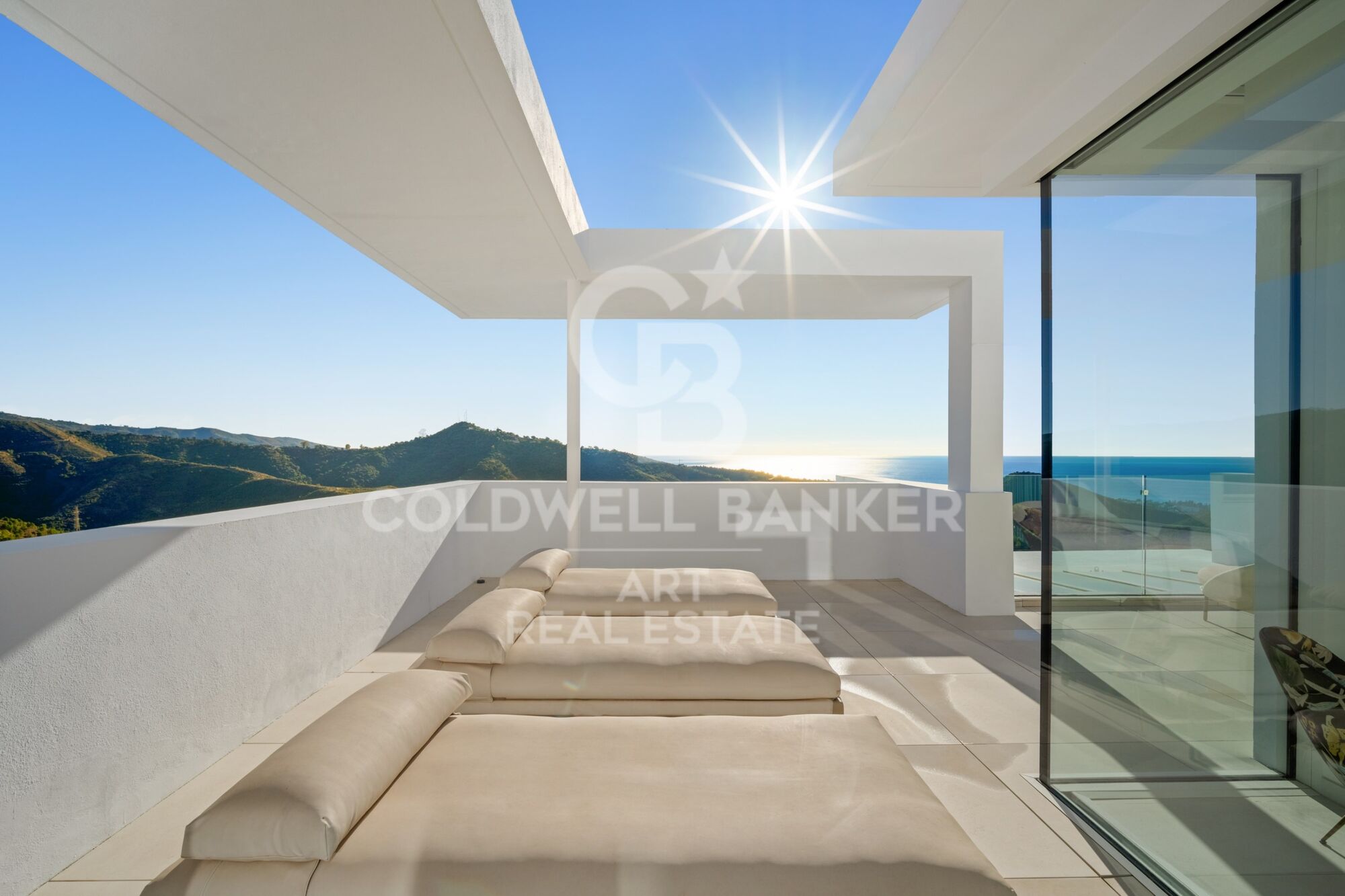 Luxuriöses Duplex-Penthouse mit Privatpool und Panoramablick auf das Meer in Palo Alto, Ojén