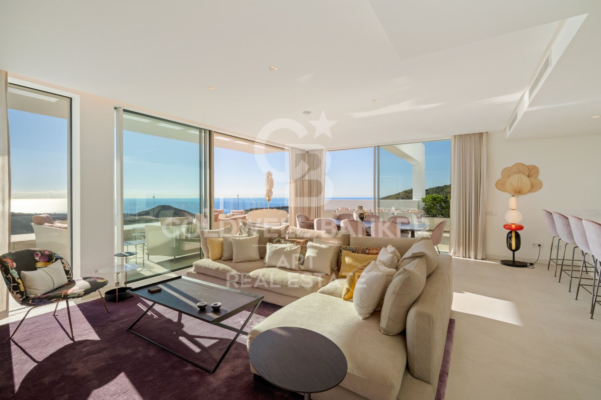 Ático dúplex de lujo con piscina privada y vistas panorámicas al mar en Palo Alto, Ojén