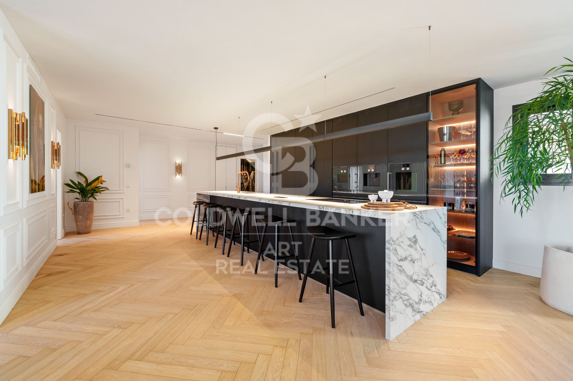 Luxuriöses Duplex-Penthouse mit Privatpool und Panoramablick auf das Meer in Nueva Andalucía, Marbella