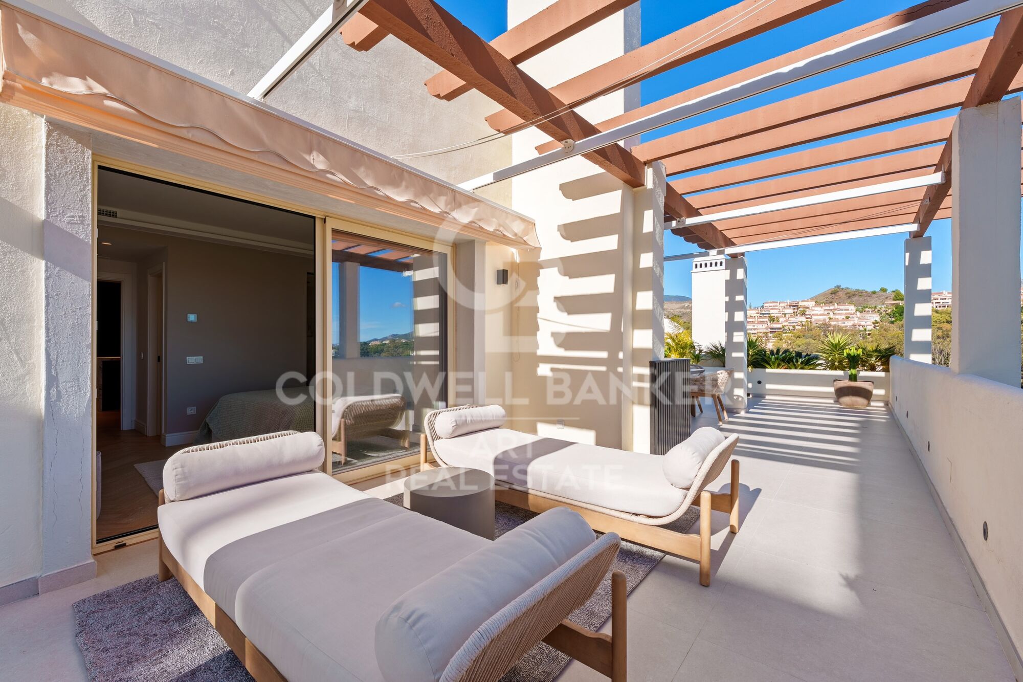 Ático Dúplex de Lujo con Piscina Privada y Vistas Panorámicas al Mar en Nueva Andalucía, Marbella