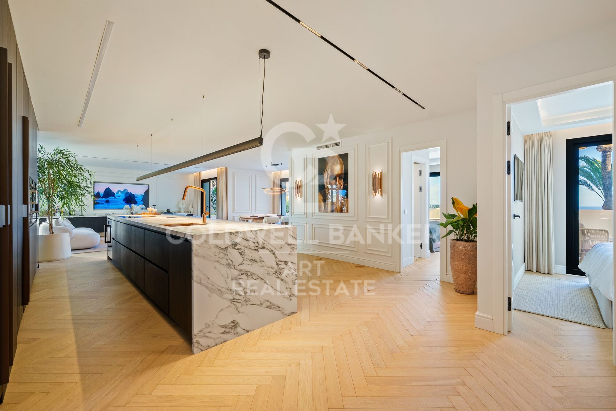 Penthouse Duplex de Luxe avec Piscine Privée et Vues Panoramiques sur la Mer à Nueva Andalucía, Marbella