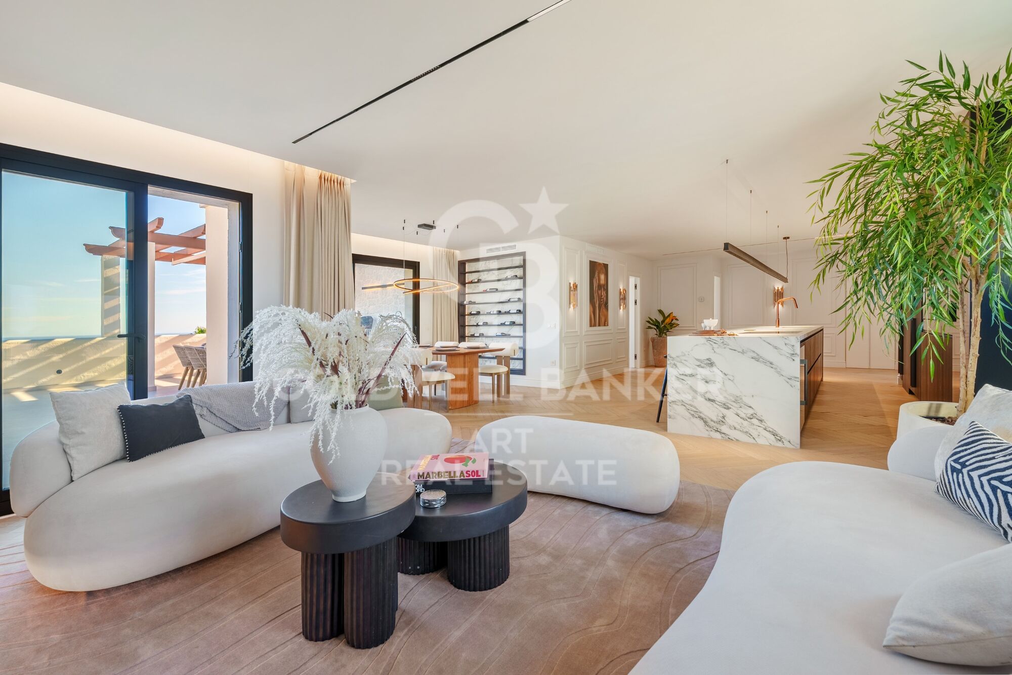 Luxuriöses Duplex-Penthouse mit Privatpool und Panoramablick auf das Meer in Nueva Andalucía, Marbella
