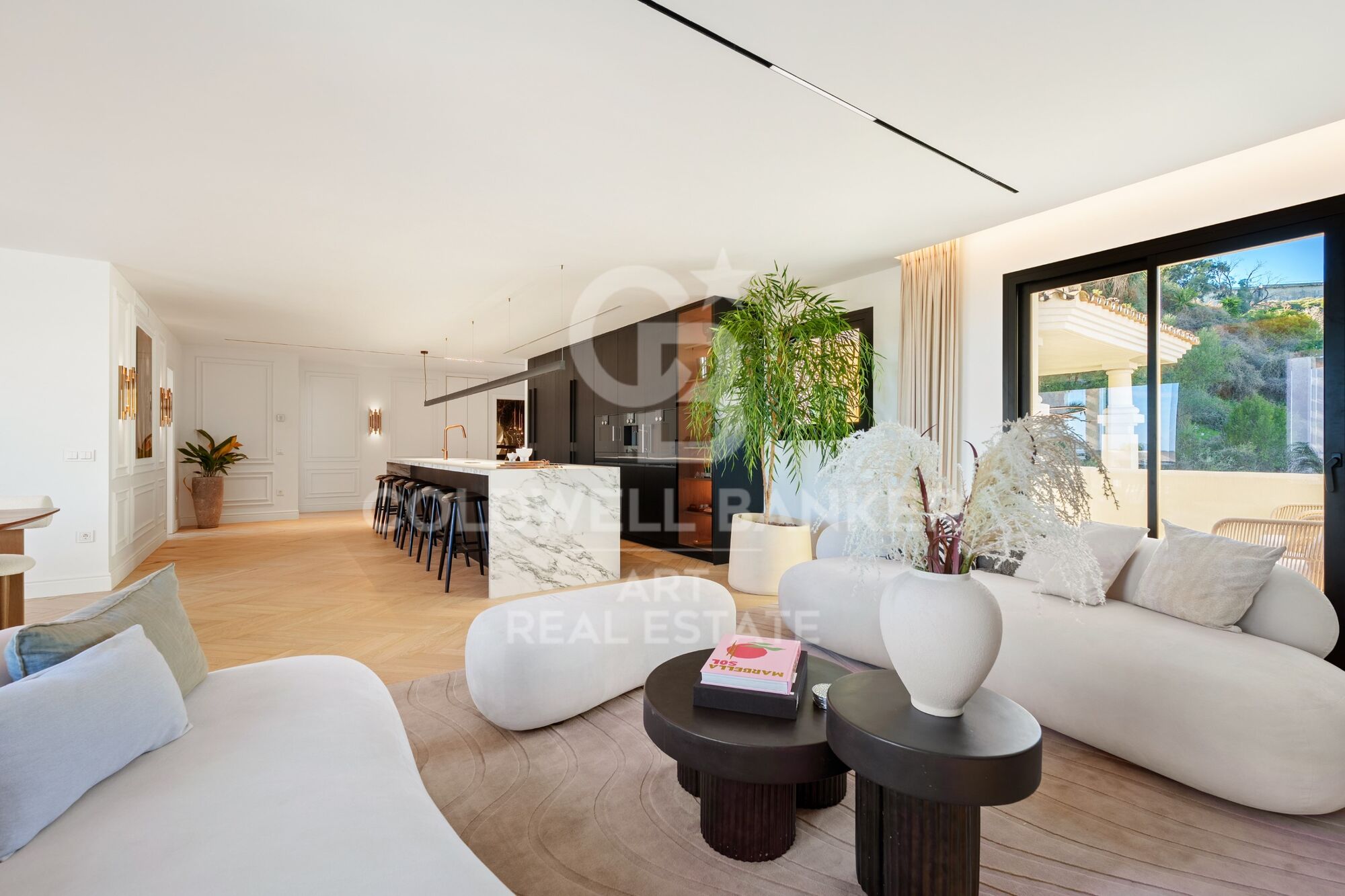 Luxuriöses Duplex-Penthouse mit Privatpool und Panoramablick auf das Meer in Nueva Andalucía, Marbella