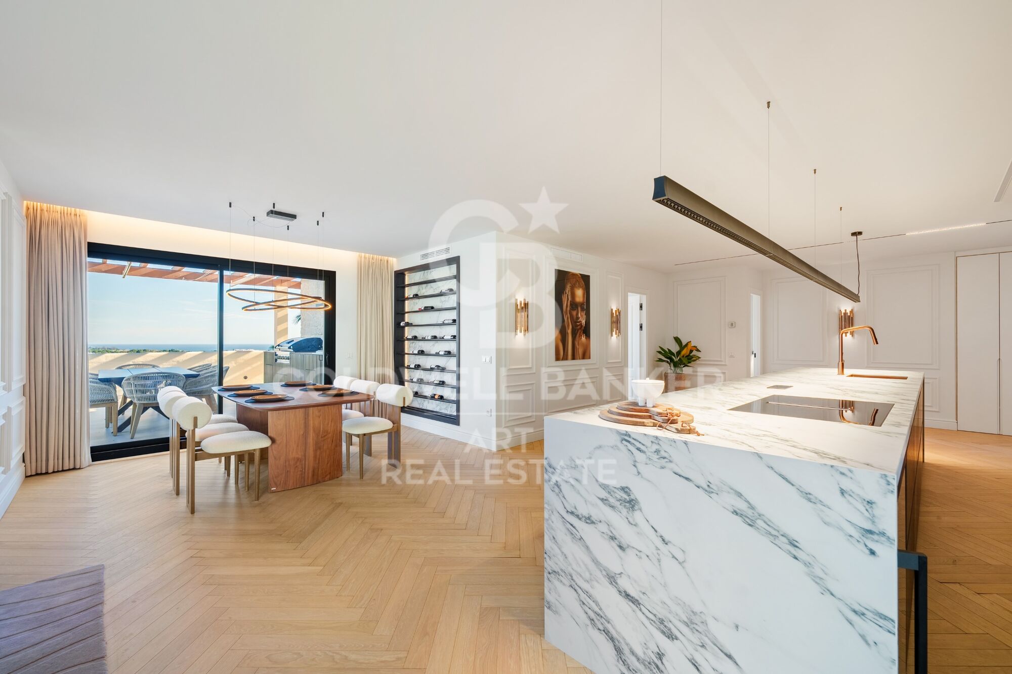 Luxuriöses Duplex-Penthouse mit Privatpool und Panoramablick auf das Meer in Nueva Andalucía, Marbella