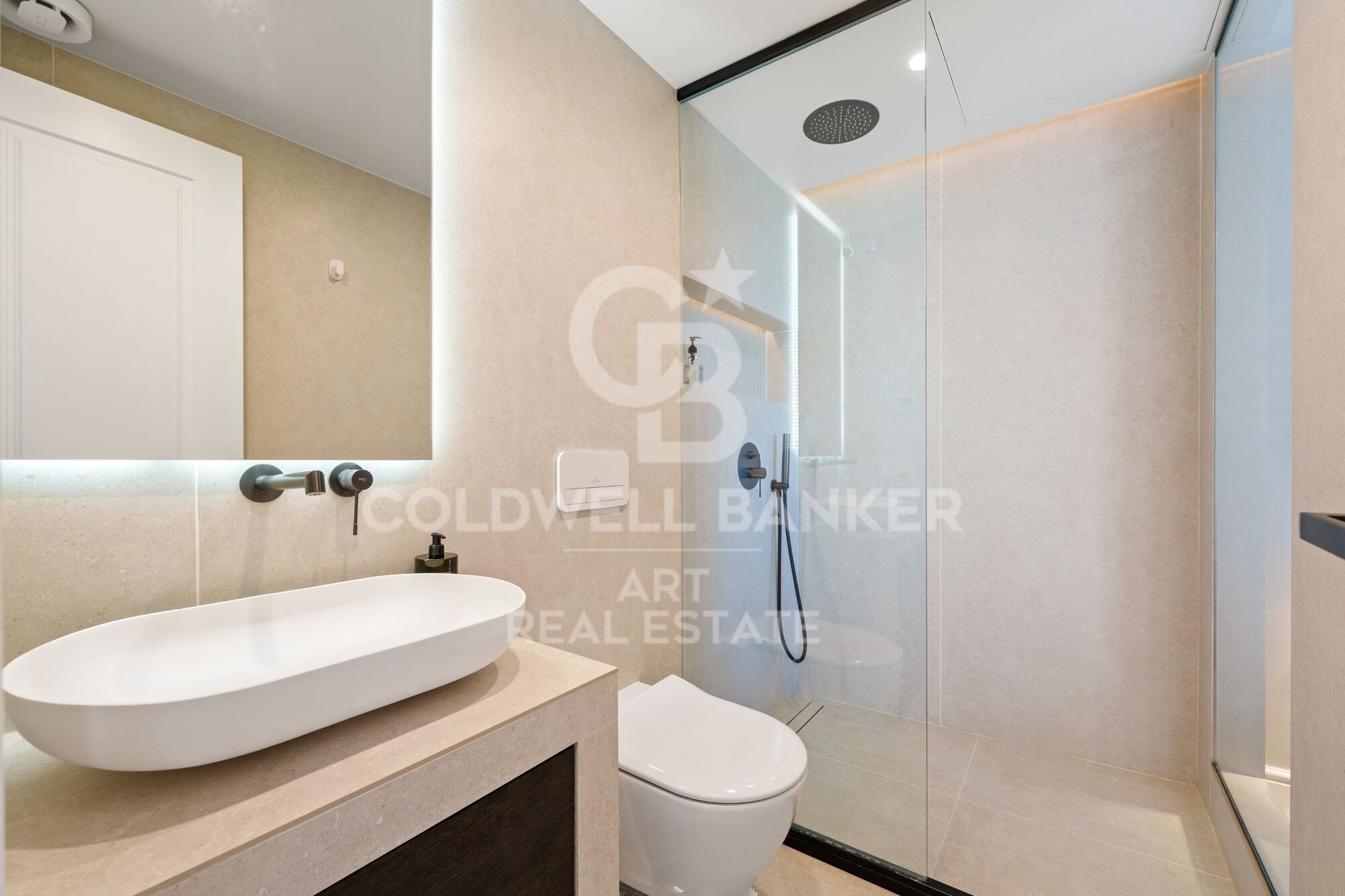 Luxuriöses Duplex-Penthouse mit Privatpool und Panoramablick auf das Meer in Nueva Andalucía, Marbella
