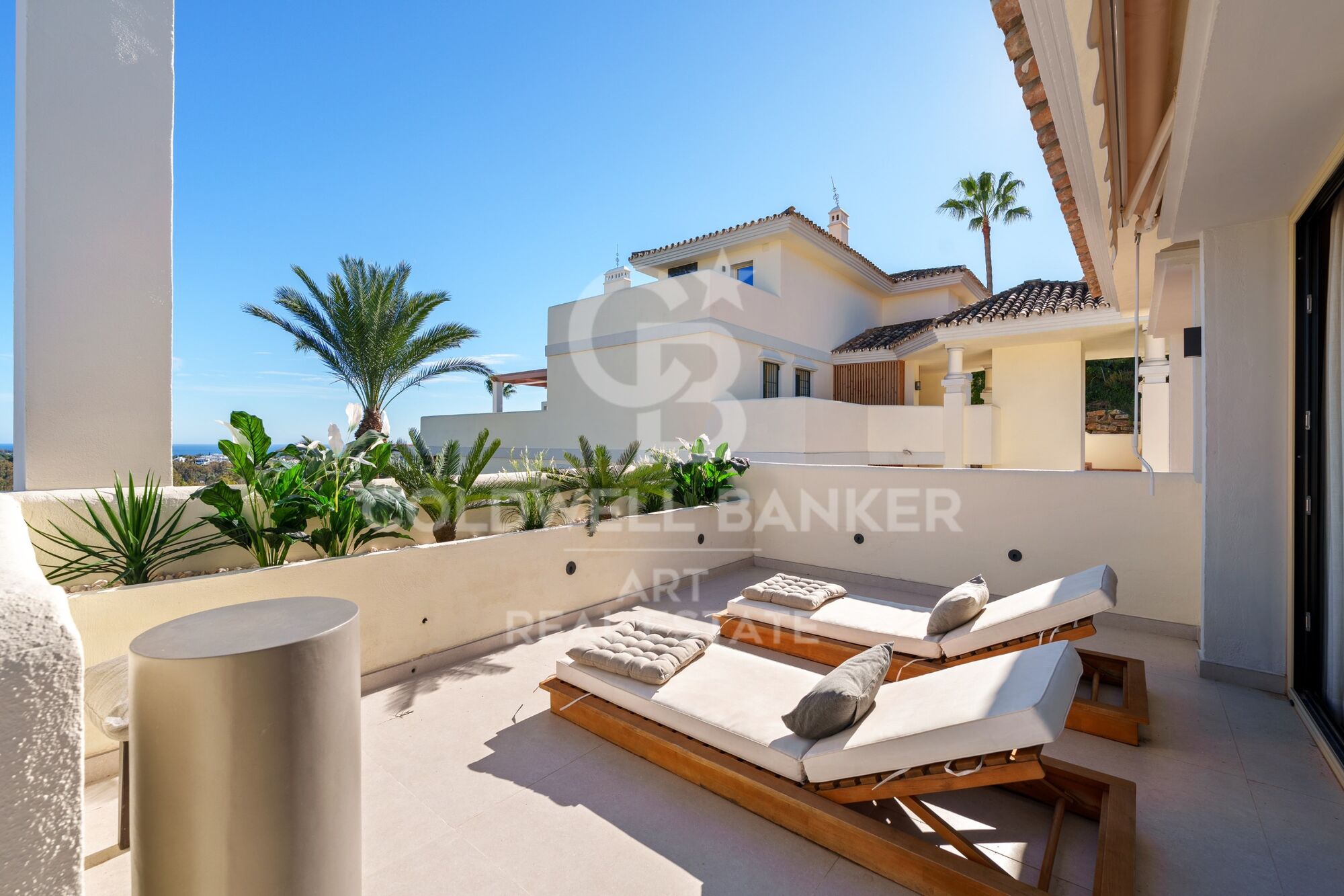 Ático Dúplex de Lujo con Piscina Privada y Vistas Panorámicas al Mar en Nueva Andalucía, Marbella