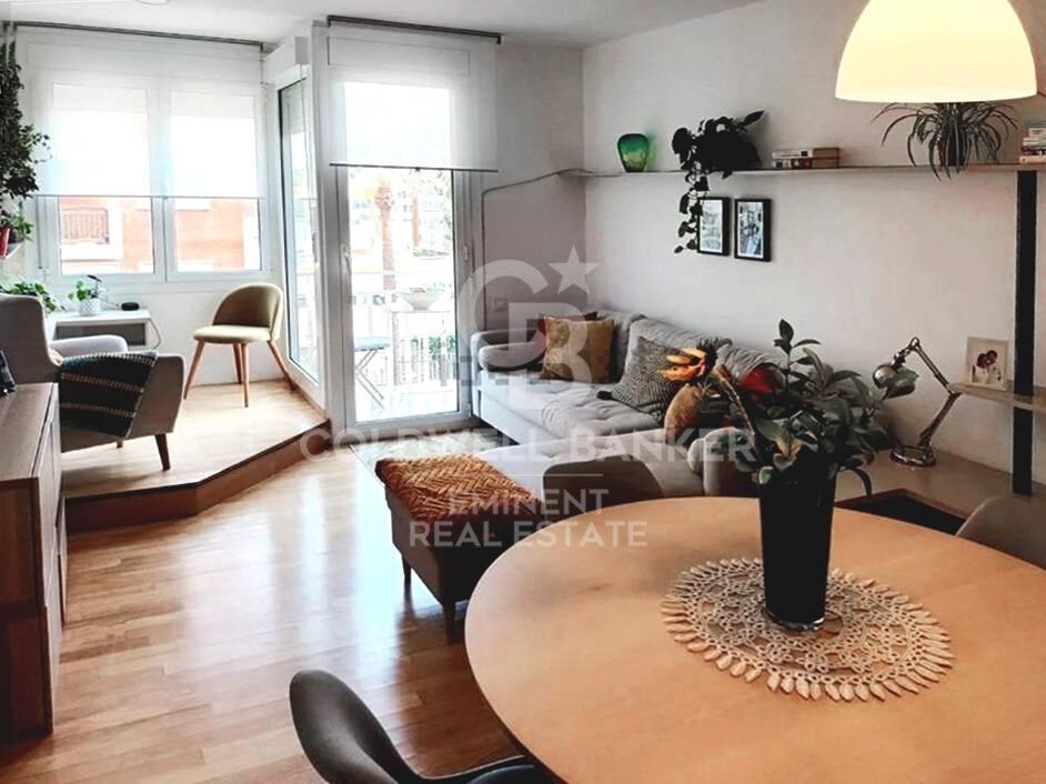 Helle Außenwohnung mit Parkplatz im Herzen von Sarrià, neben den FGC