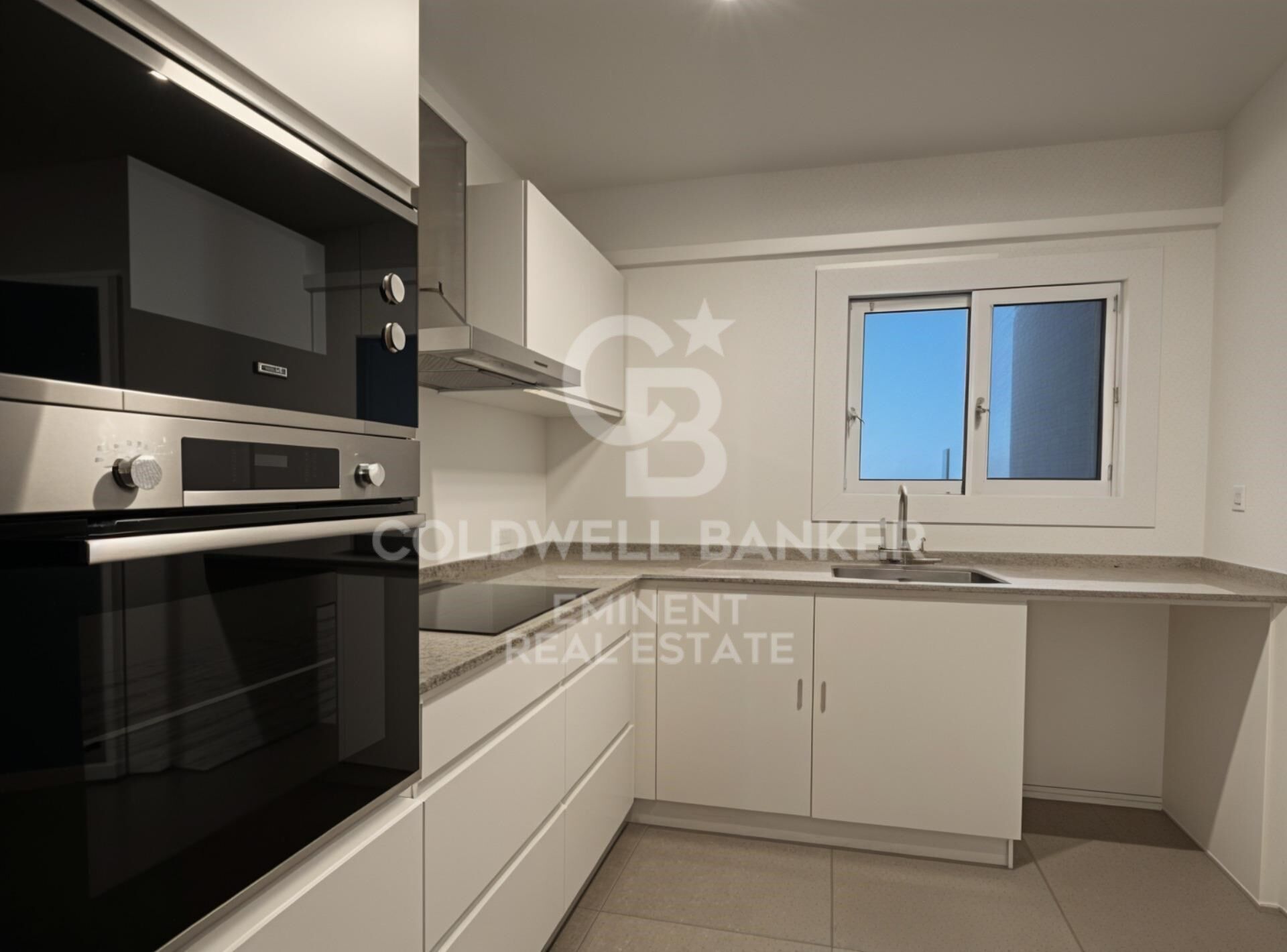 Helle Außenwohnung mit Parkplatz im Herzen von Sarrià, neben den FGC