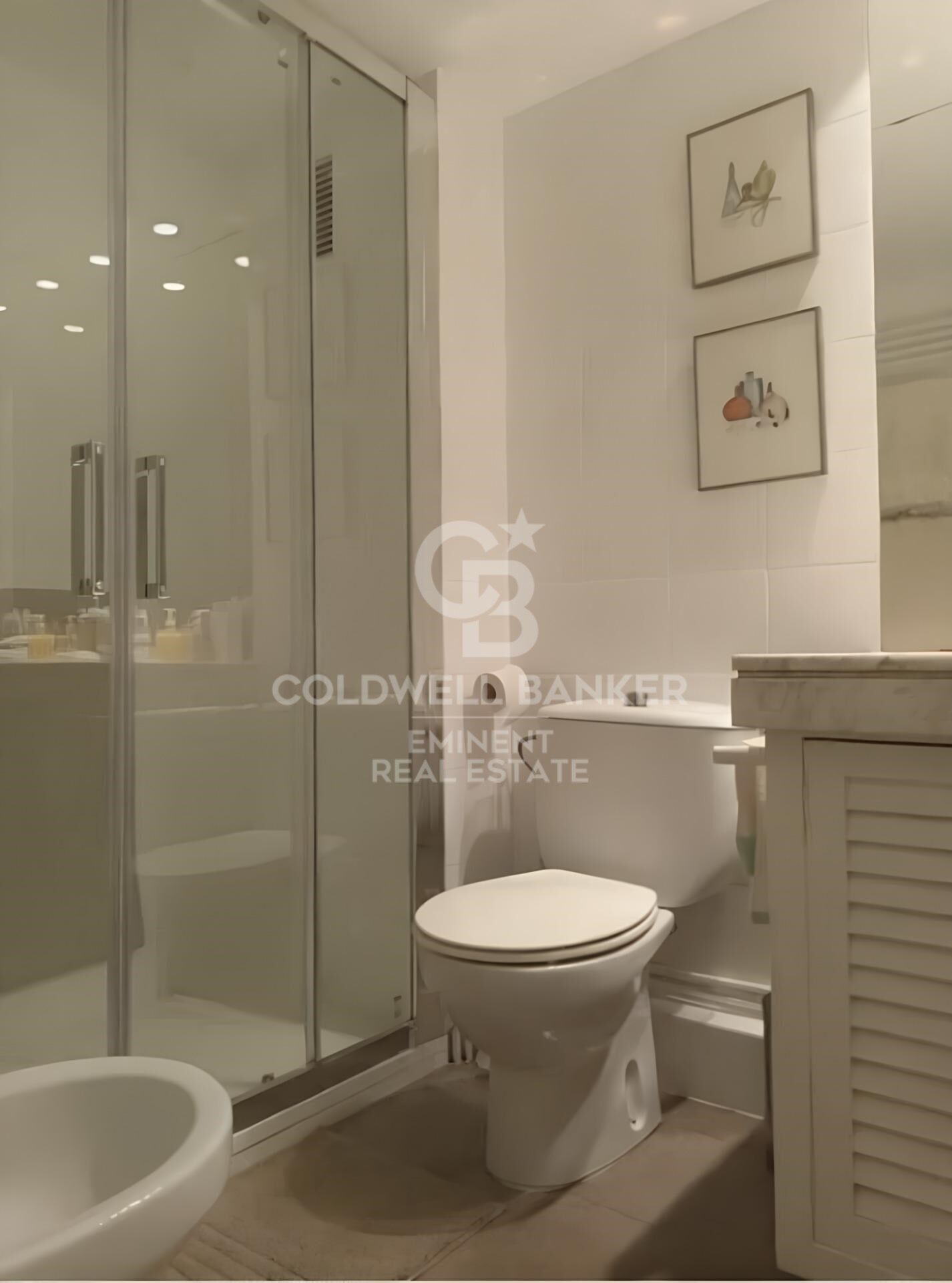 Helle Außenwohnung mit Parkplatz im Herzen von Sarrià, neben den FGC