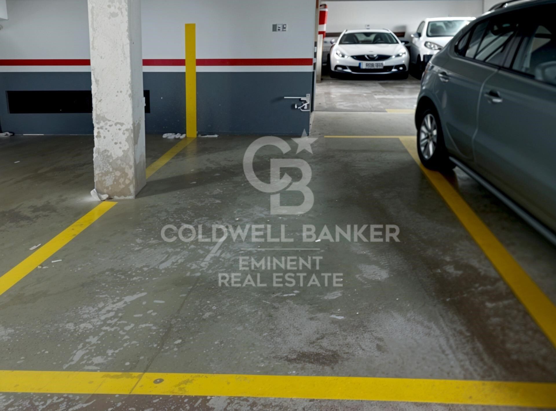 Helle Außenwohnung mit Parkplatz im Herzen von Sarrià, neben den FGC