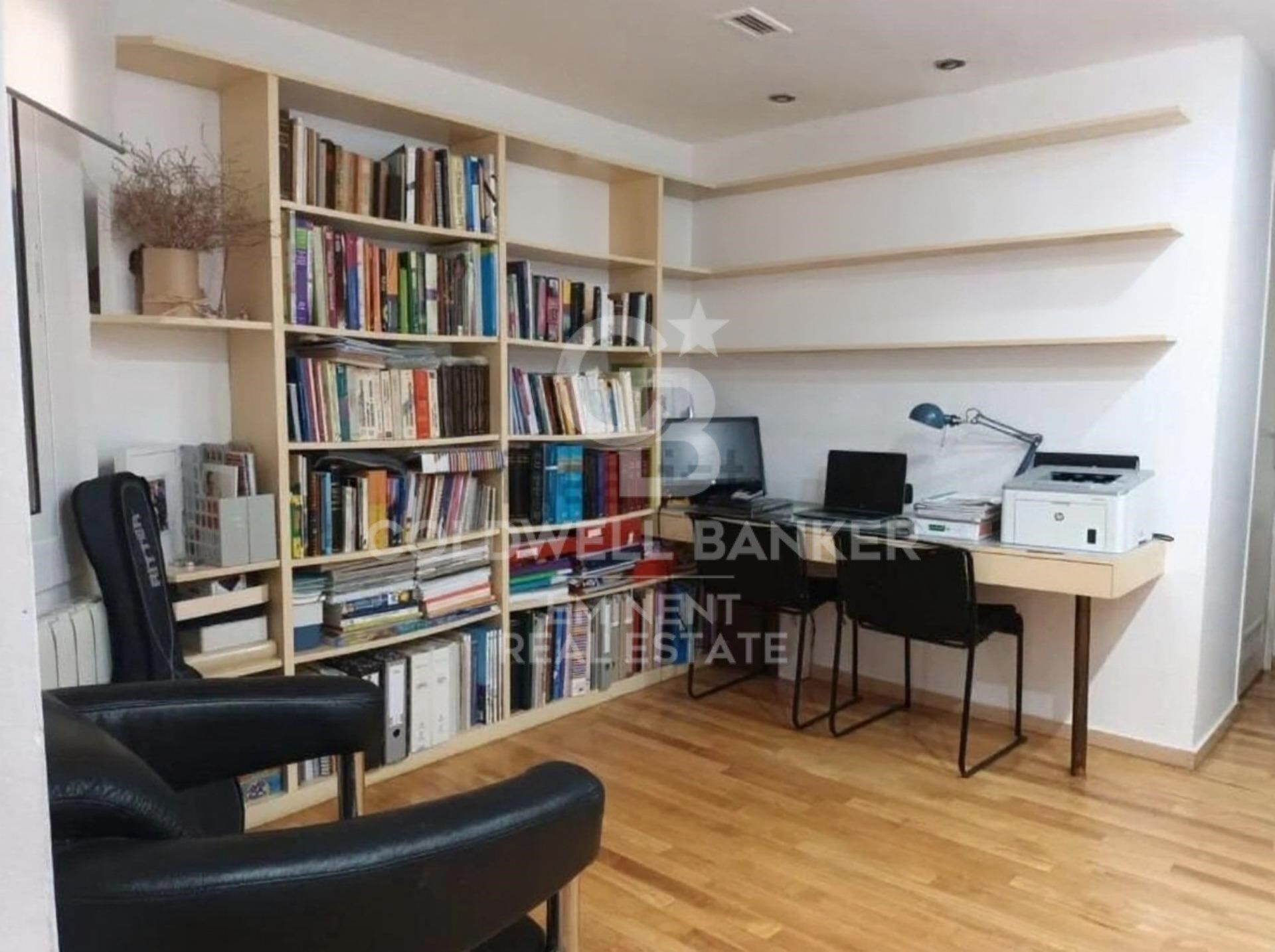 Helle Außenwohnung mit Parkplatz im Herzen von Sarrià, neben den FGC