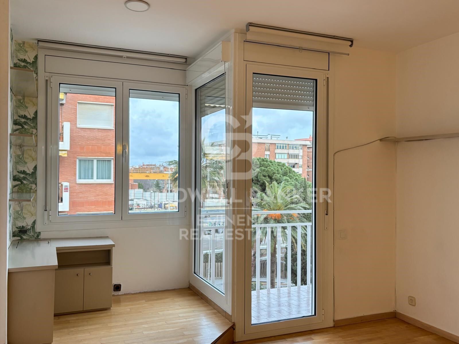 Bright exterior apartment with parking in the heart of Sarrià, next to FGC