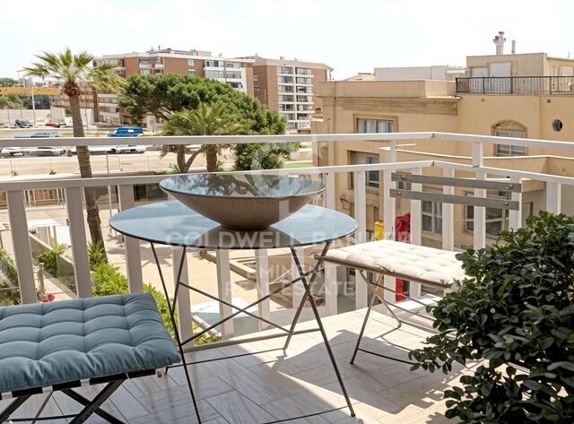 Bright exterior apartment with parking in the heart of Sarrià, next to FGC