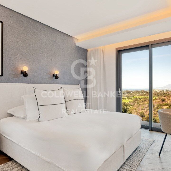 Newly built villa with infinity pool and panoramic sea views in Marbella