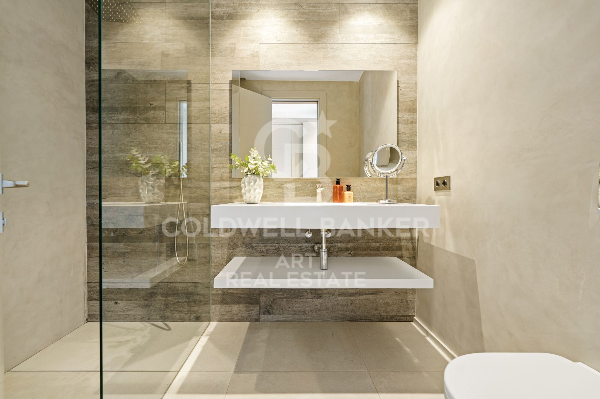 Villa contemporánea de lujo con piscina privada y vistas panorámicas en Nueva Andalucía, Marbella