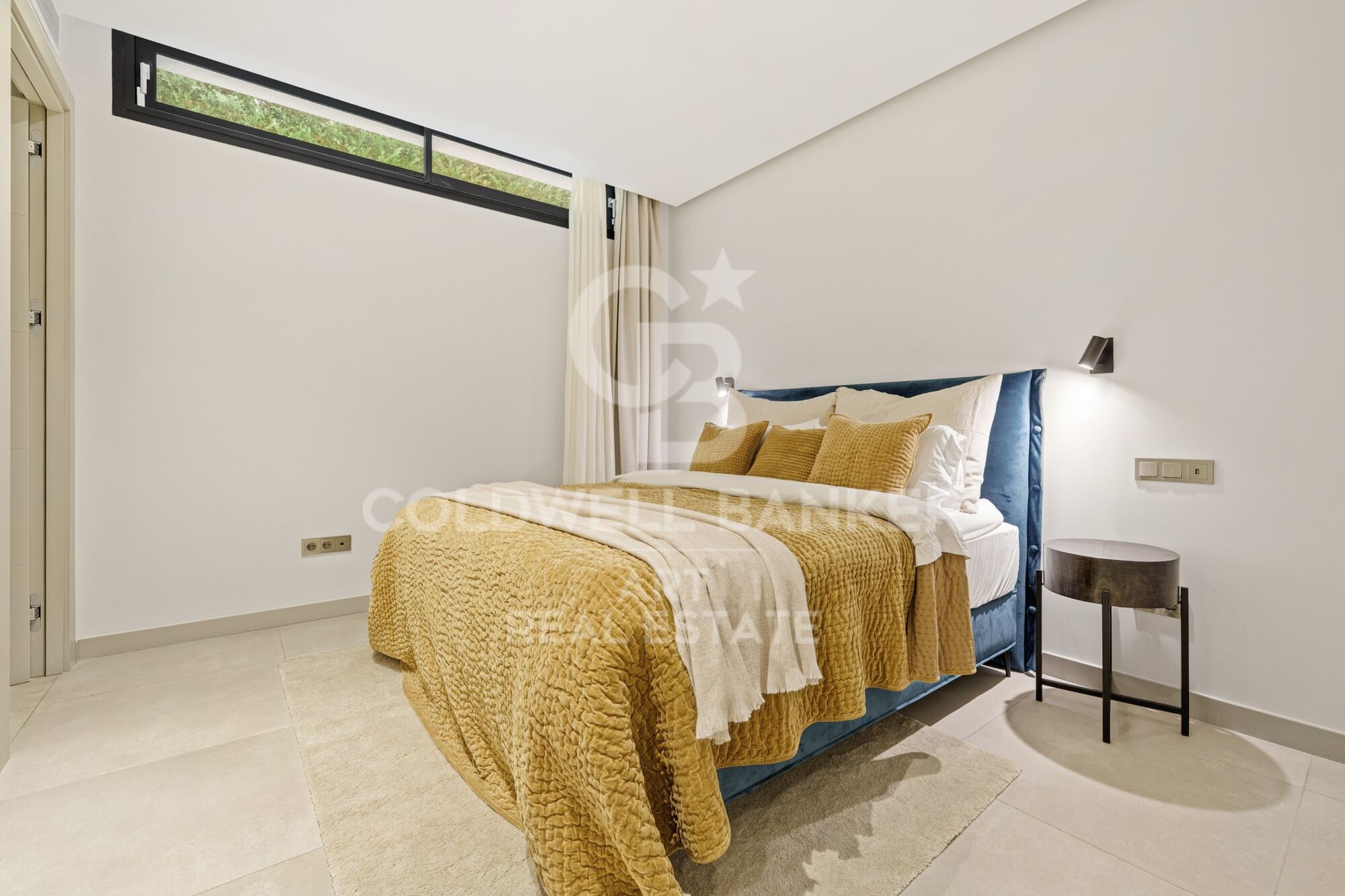 Villa contemporánea de lujo con piscina privada y vistas panorámicas en Nueva Andalucía, Marbella