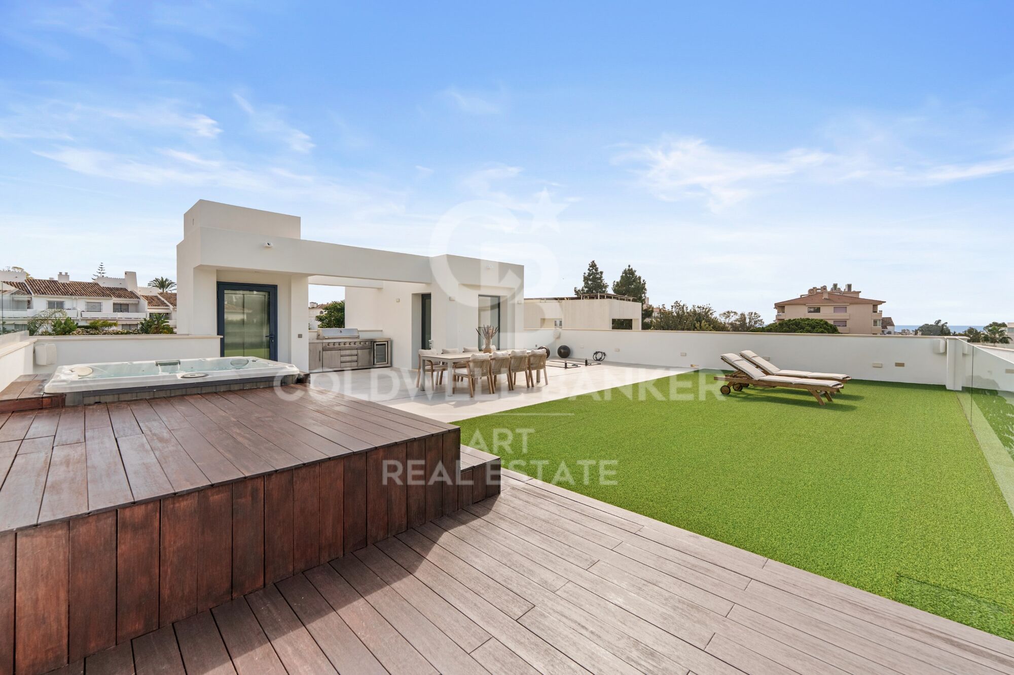 Luxuriöse zeitgenössische villa mit privatpool und panoramablick in Nueva Andalucía, Marbella