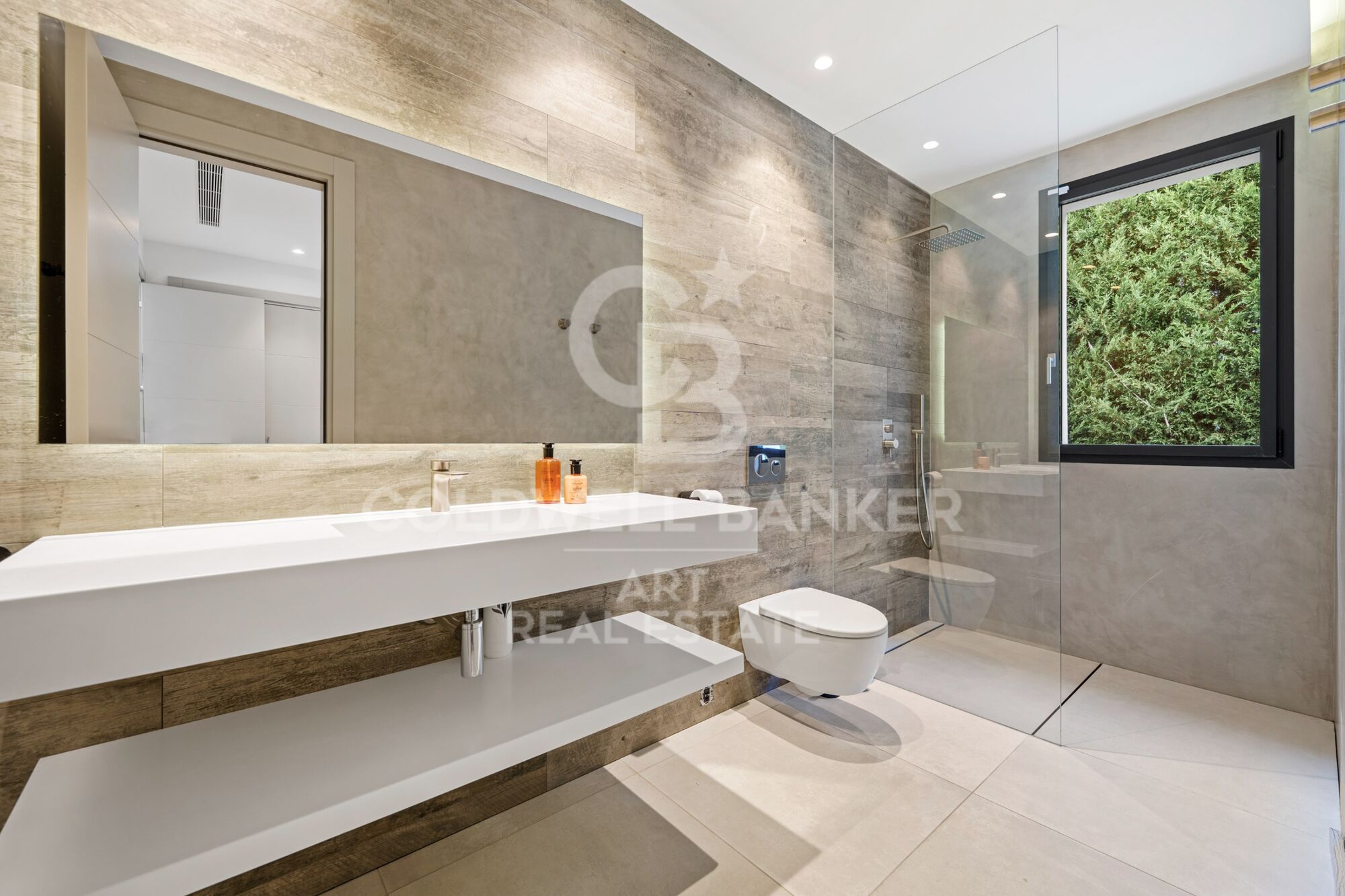 Villa contemporaine de luxe avec piscine privée et vues panoramiques à Nueva Andalucía, Marbella