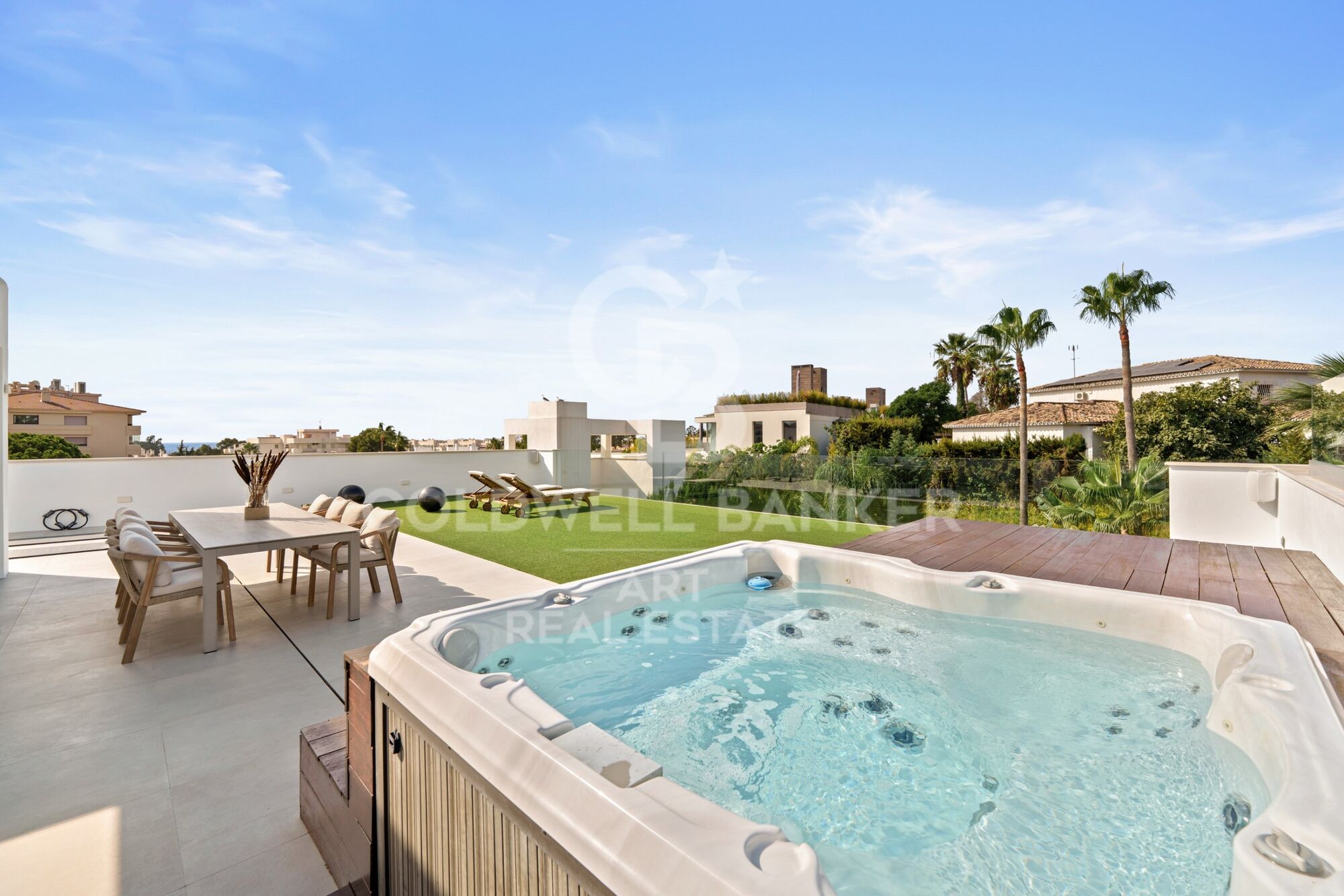 Luxuriöse zeitgenössische villa mit privatpool und panoramablick in Nueva Andalucía, Marbella