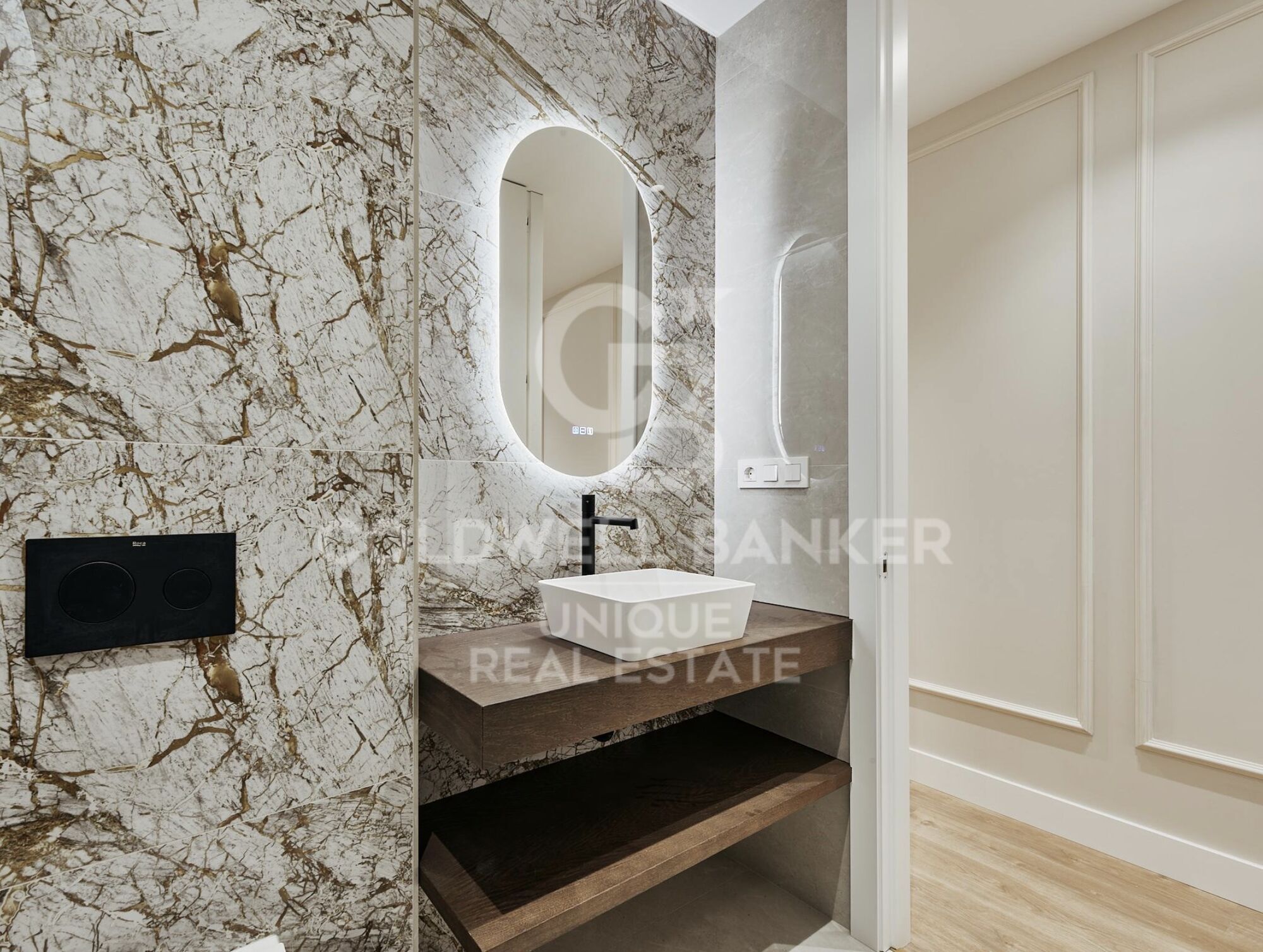 Appartement extérieur rénové avec trois chambres à Goya, Madrid.
