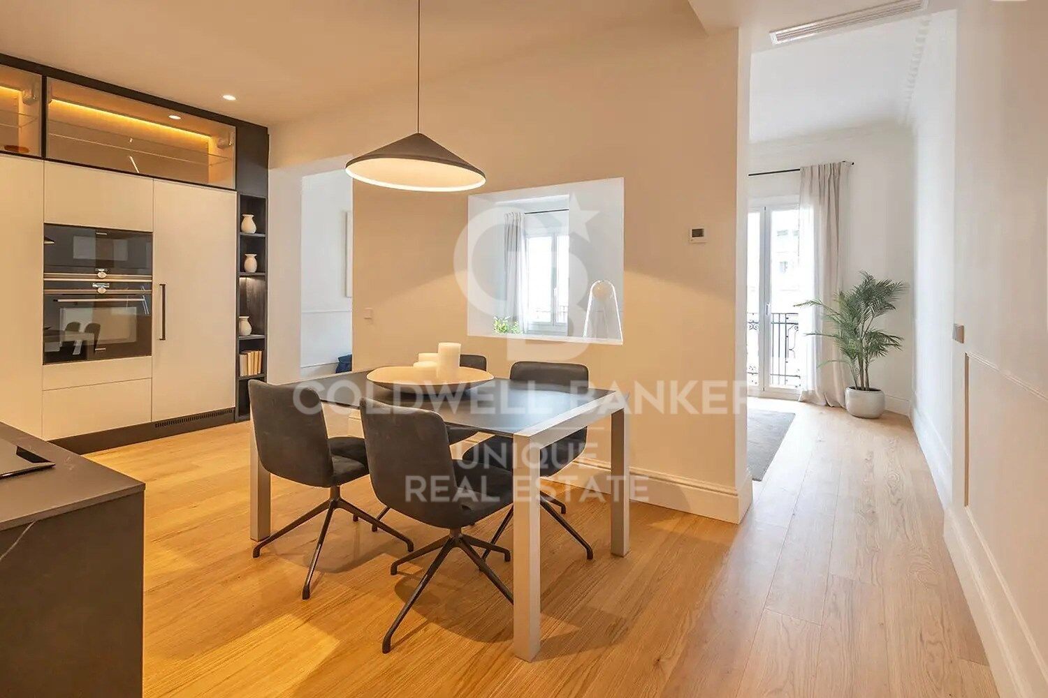 Renovated exterior flat in Almagro, Madrid