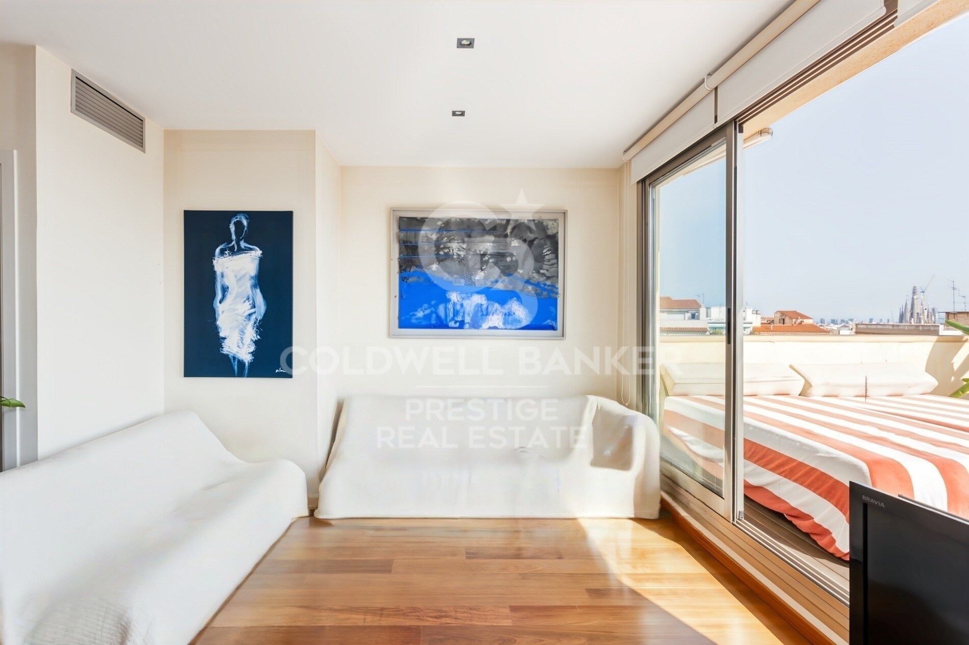 Penthouse exclusif avec vue sur les toits de Barcelone, la mer et le Tibidabo