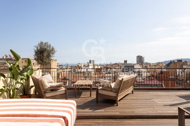 Penthouse exclusif avec vue sur les toits de Barcelone, la mer et le Tibidabo