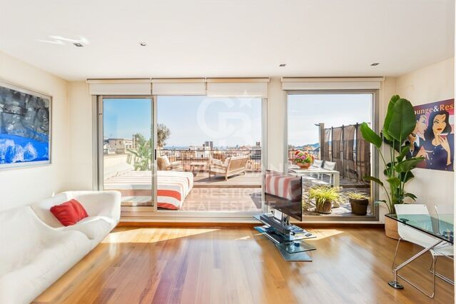 Exklusives Penthouse mit Blick auf die Skyline von Barcelona, das Meer und den Tibidabo