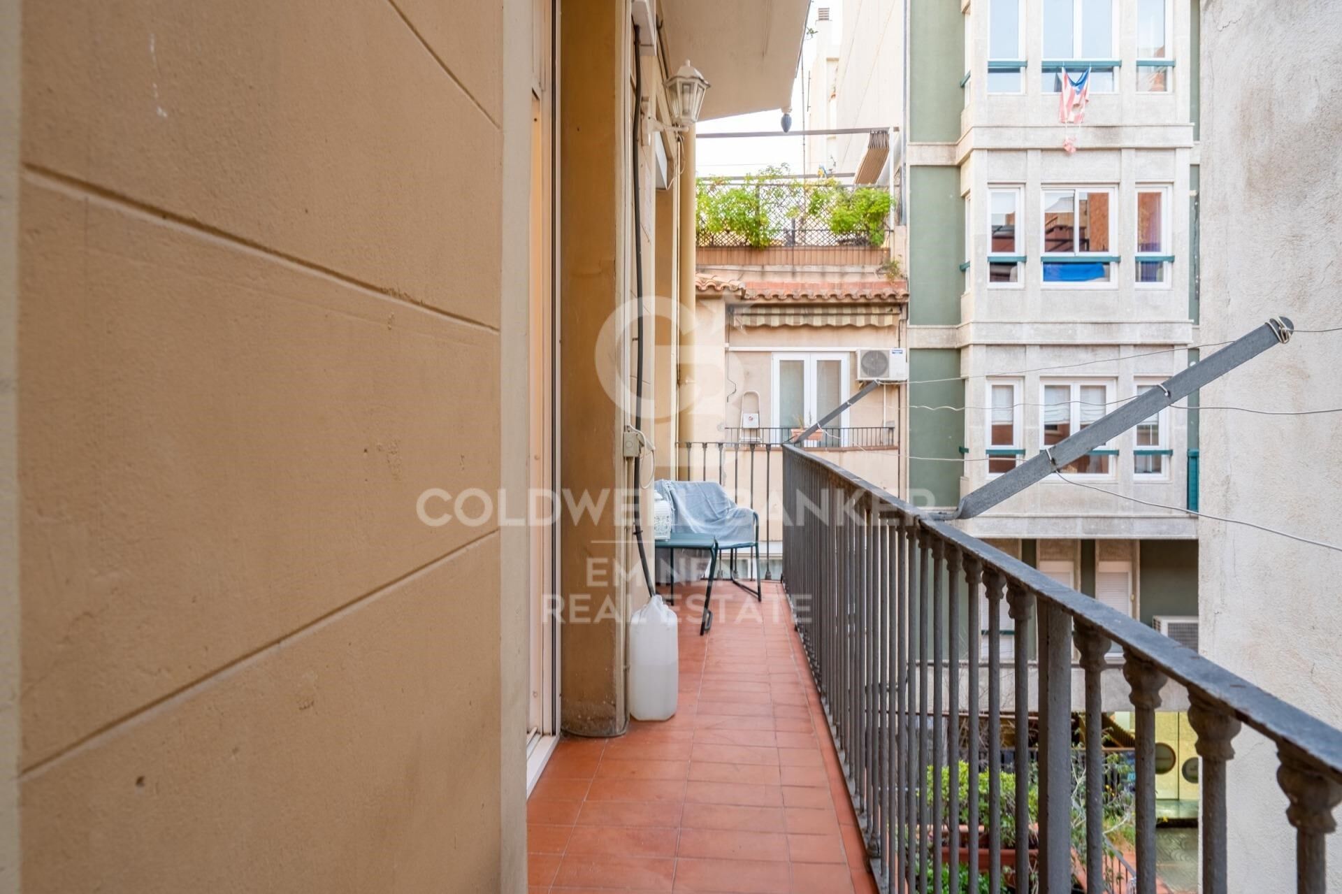 Luminoso piso en venta en Vila de Gracia