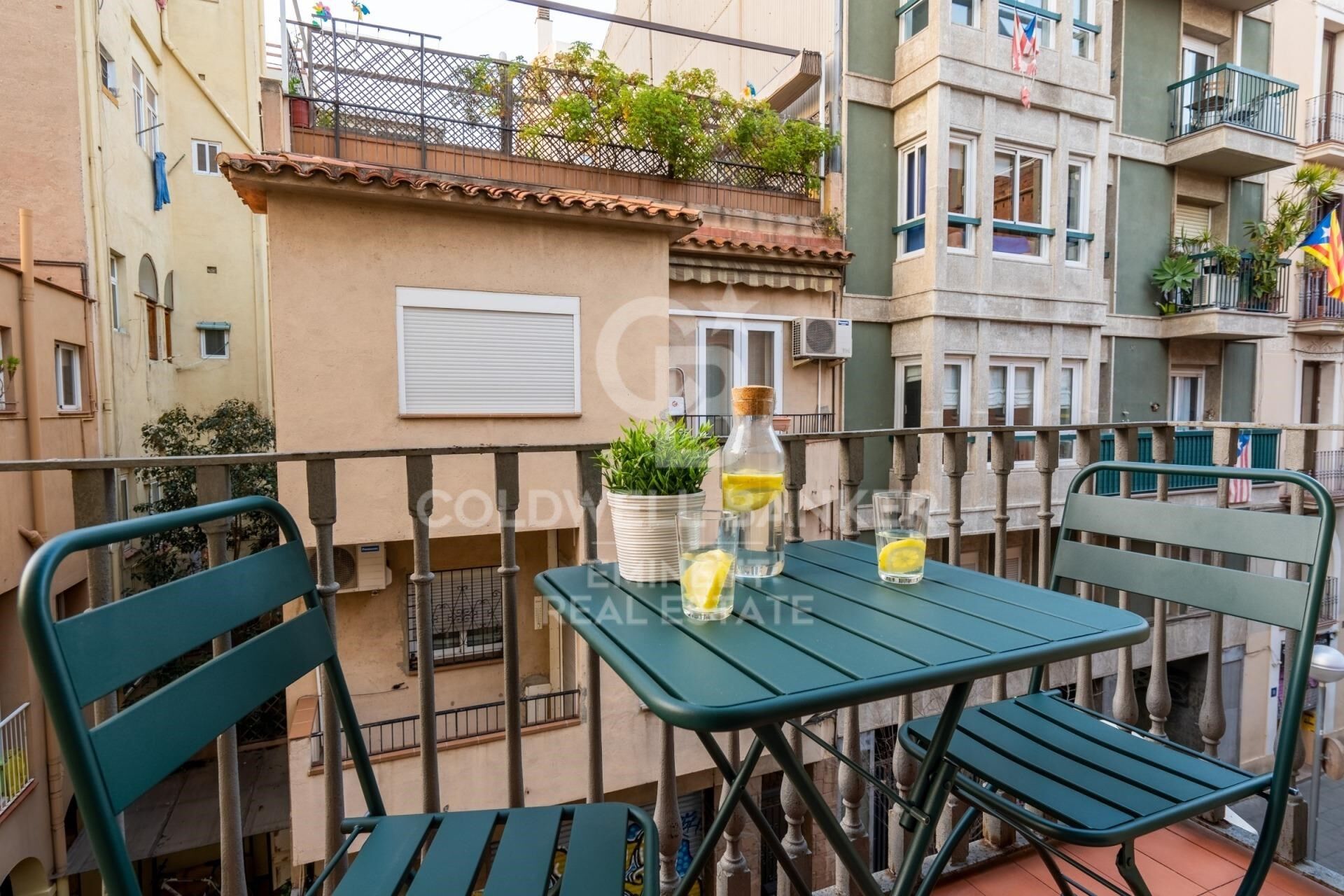 Luminoso piso en venta en Vila de Gracia