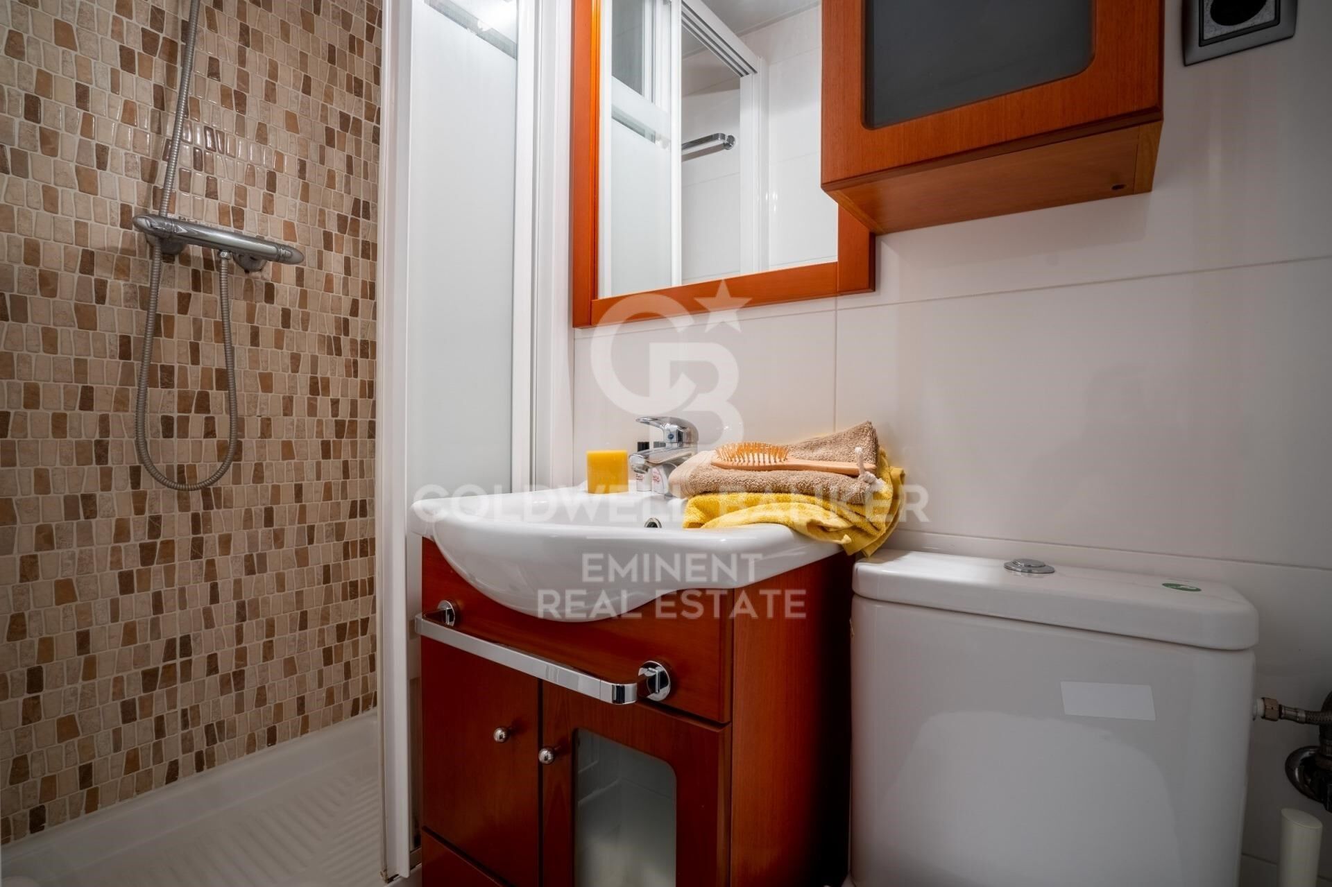 Luminoso piso en venta en Vila de Gracia
