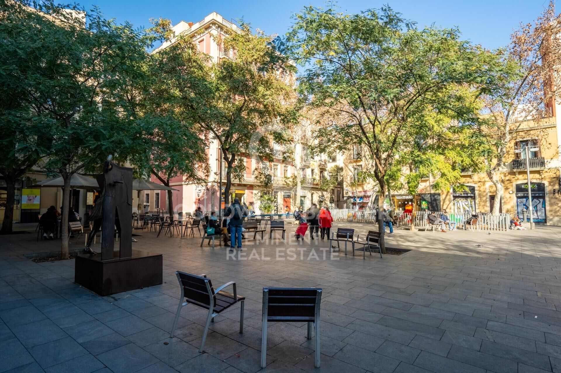 Luminoso piso en venta en Vila de Gracia