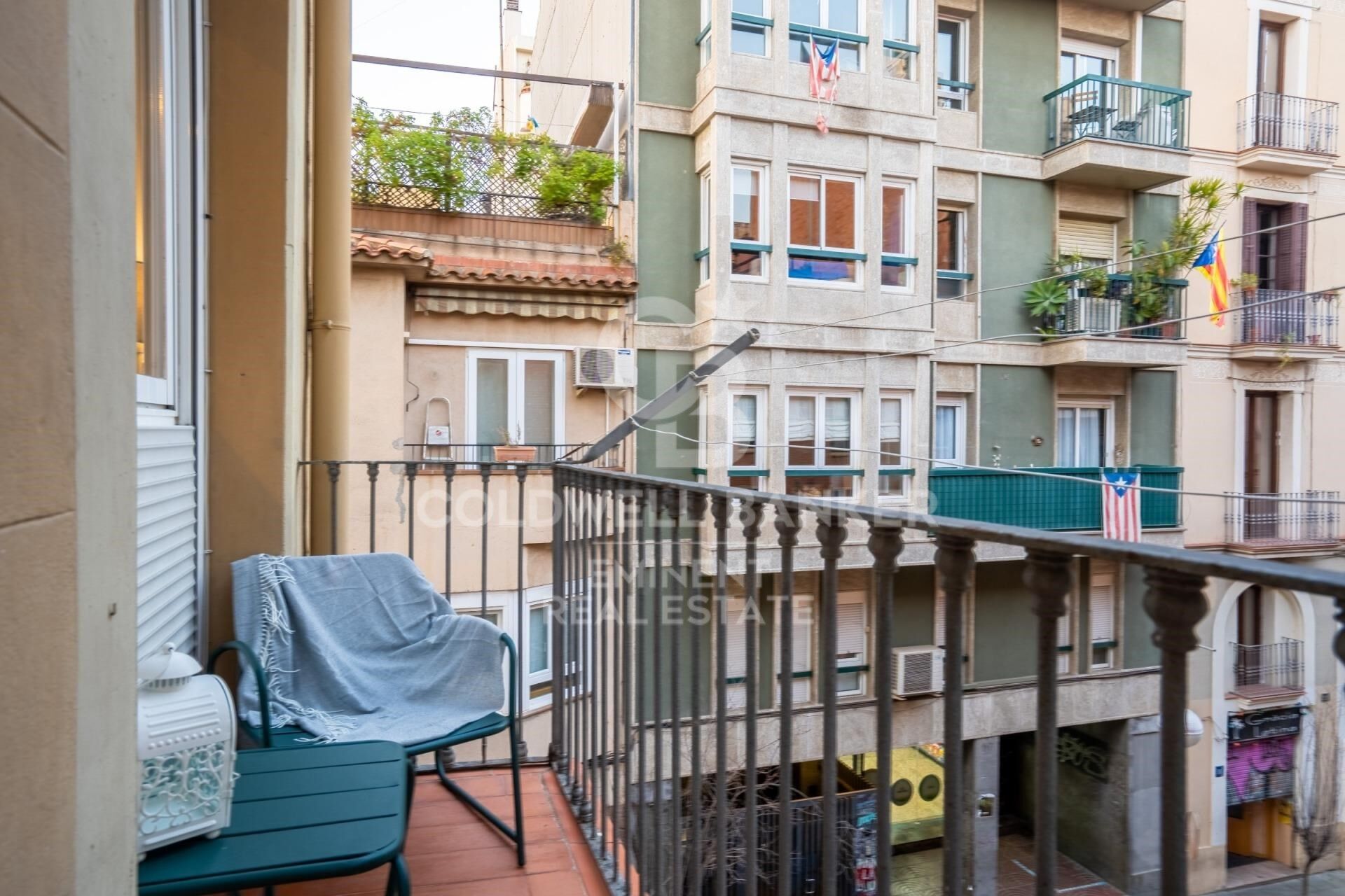 Luminoso piso en venta en Vila de Gracia