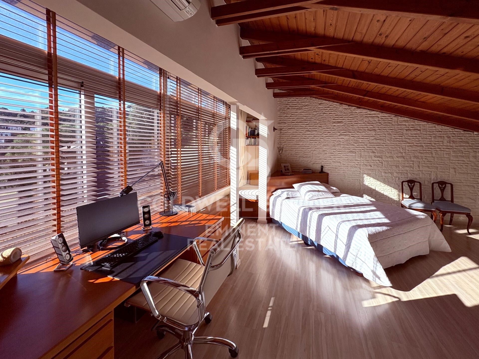 Beautiful detached house with garden in Sarrià