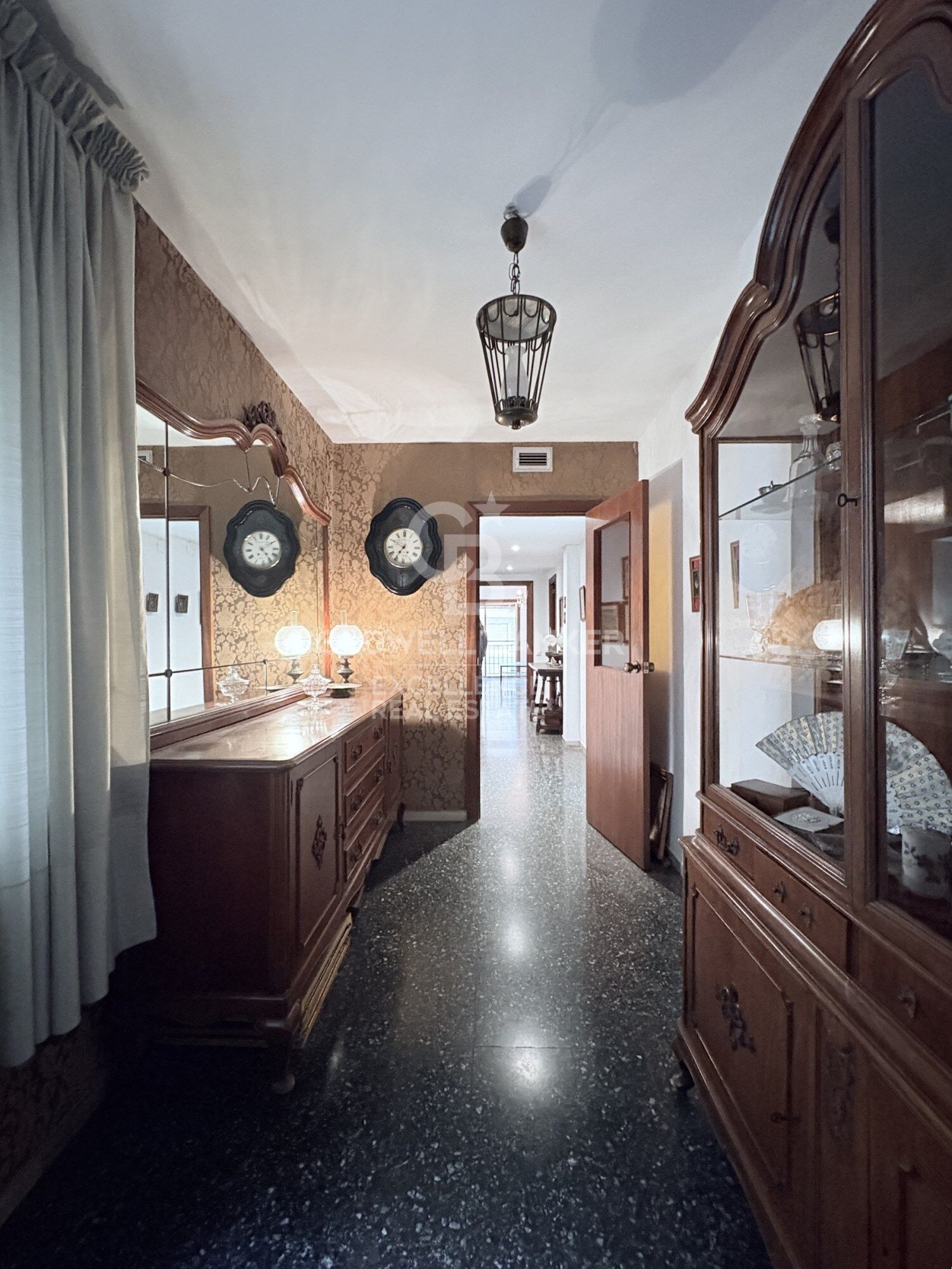 Bright flat with terrace in El Pla del Real