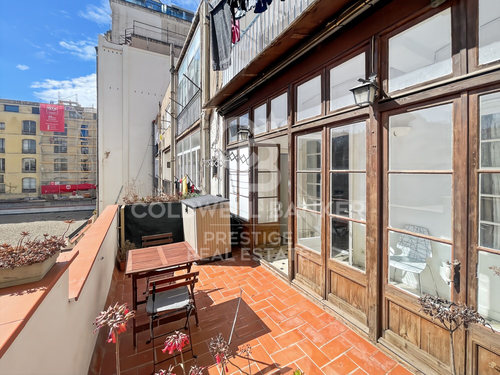 Penthouse mit touristischer Lizenz und 20 m² Terrasse, 30 Meter vom Passeig de Gràcia entfernt