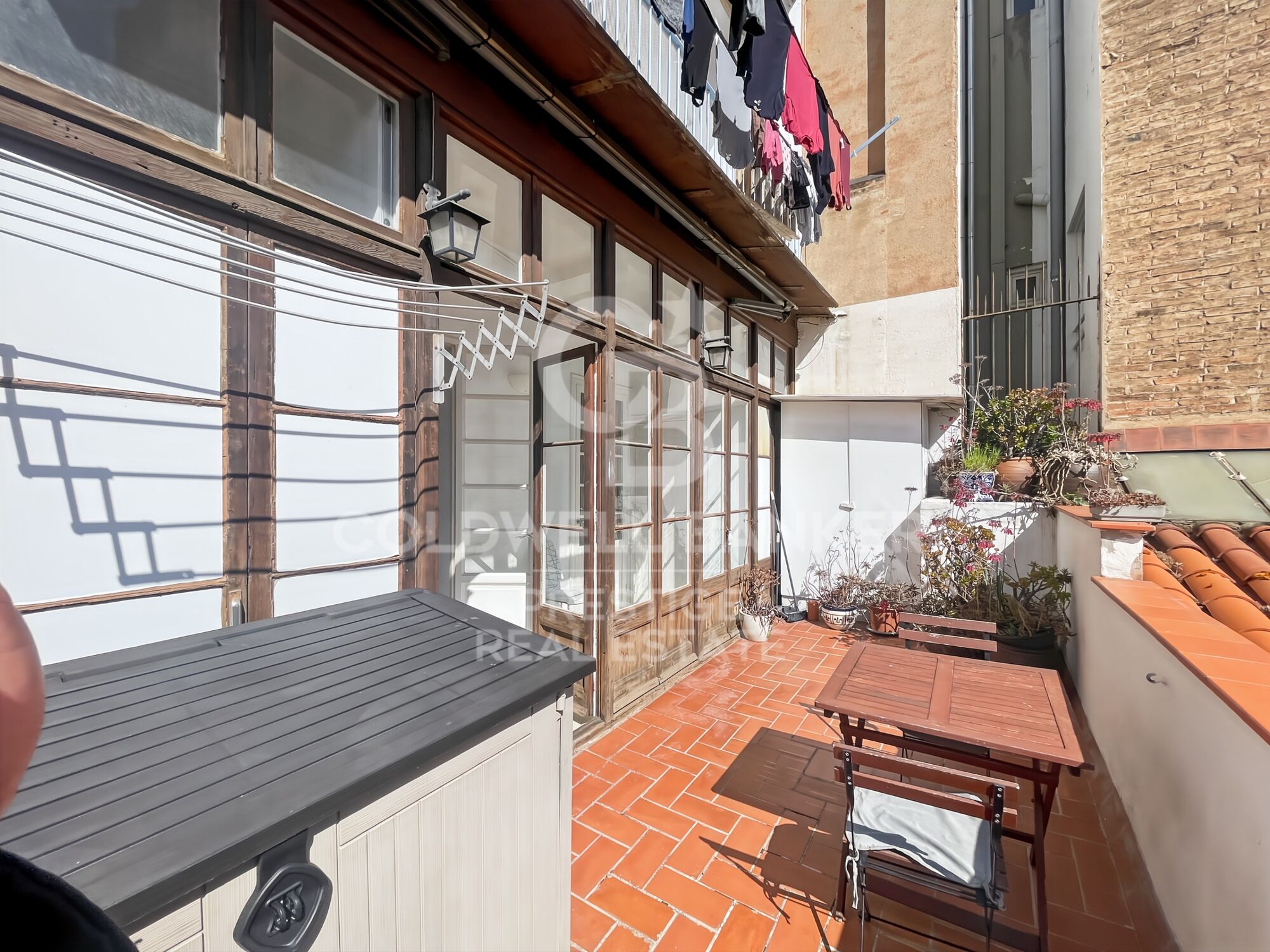 Penthouse with tourist license and 20 m² terrace 30 meters from Passeig de Gràcia, Barcelona