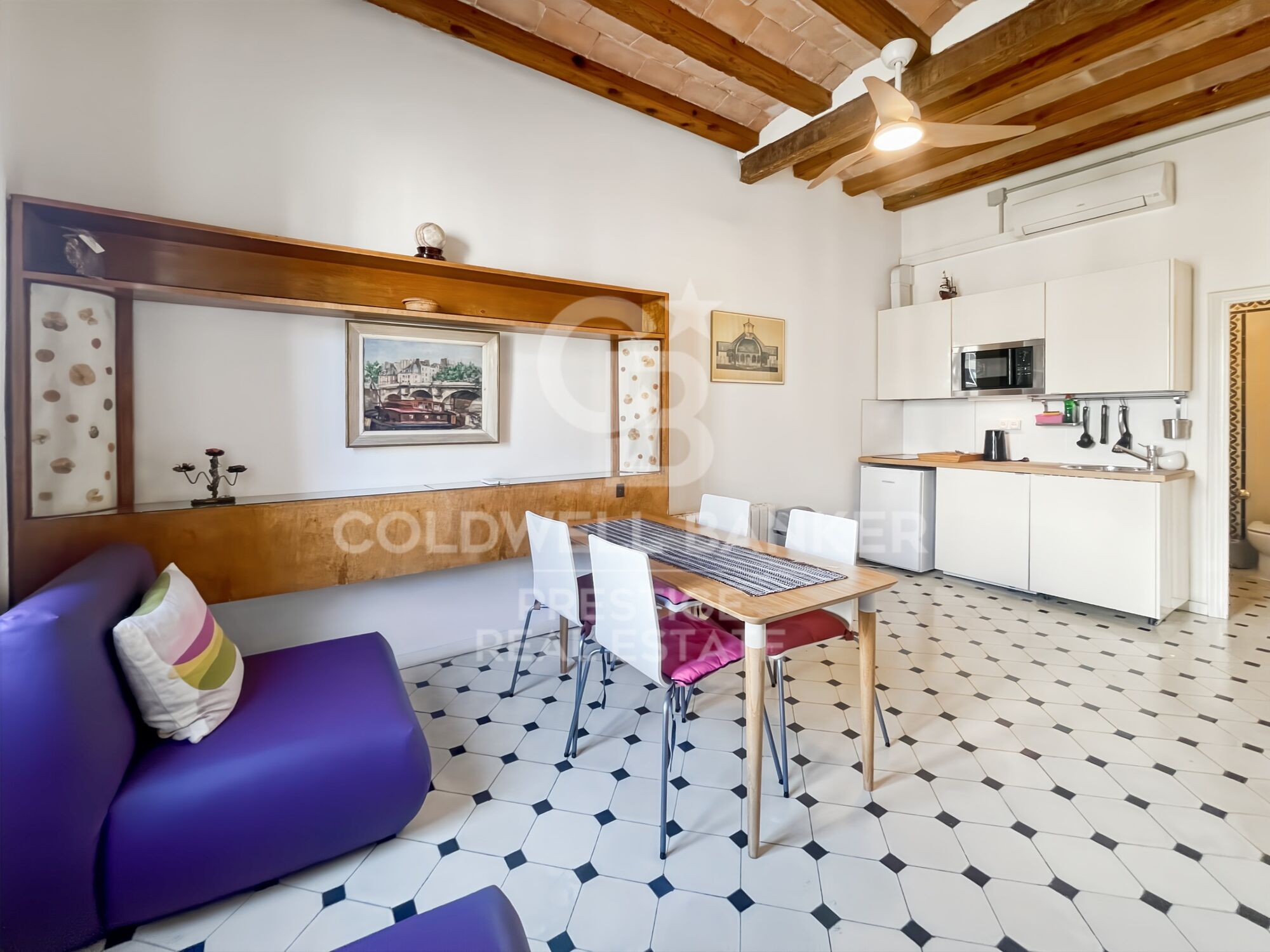 Ático con licencia turística y terraza de 20 m² a 30 metros de Passeig de Gràcia, Barcelona