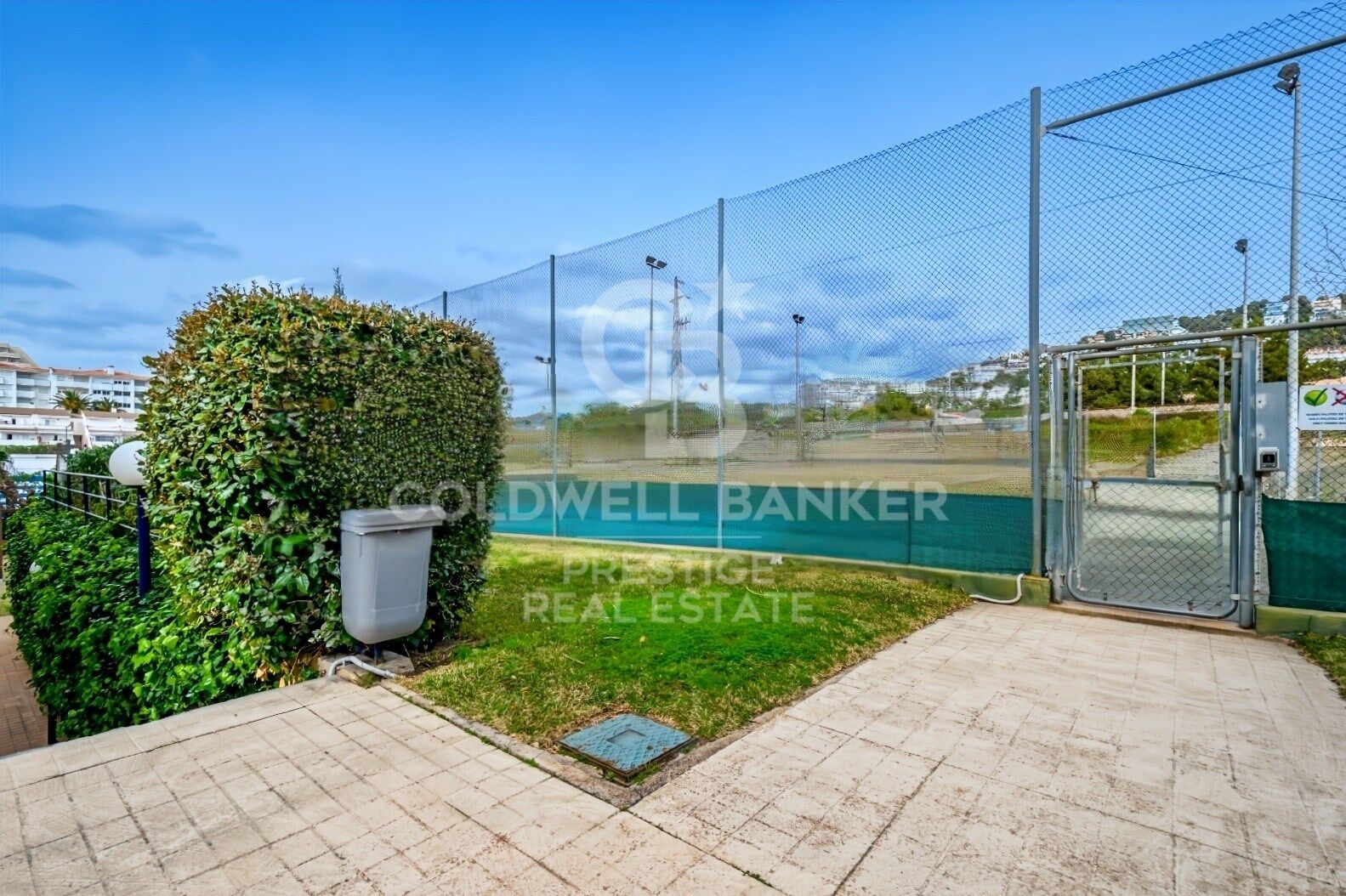 WOHNUNG MIT GARTEN DIREKT AM MEER
