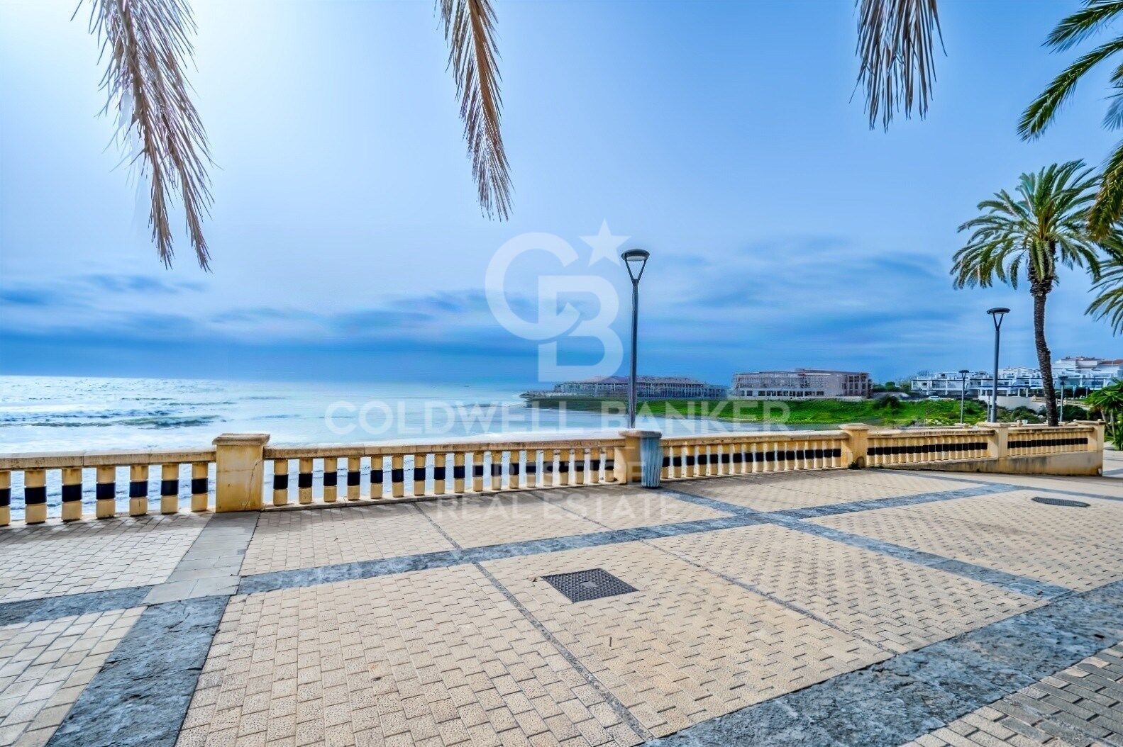 SEA-FRONT GARDEN APARTMENT