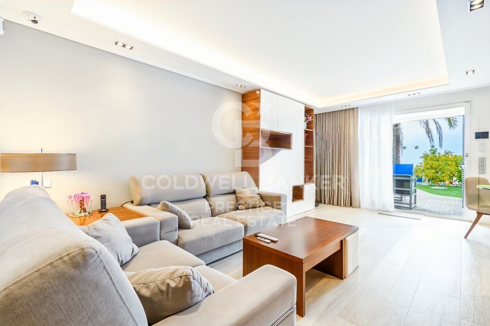 SEA-FRONT GARDEN APARTMENT