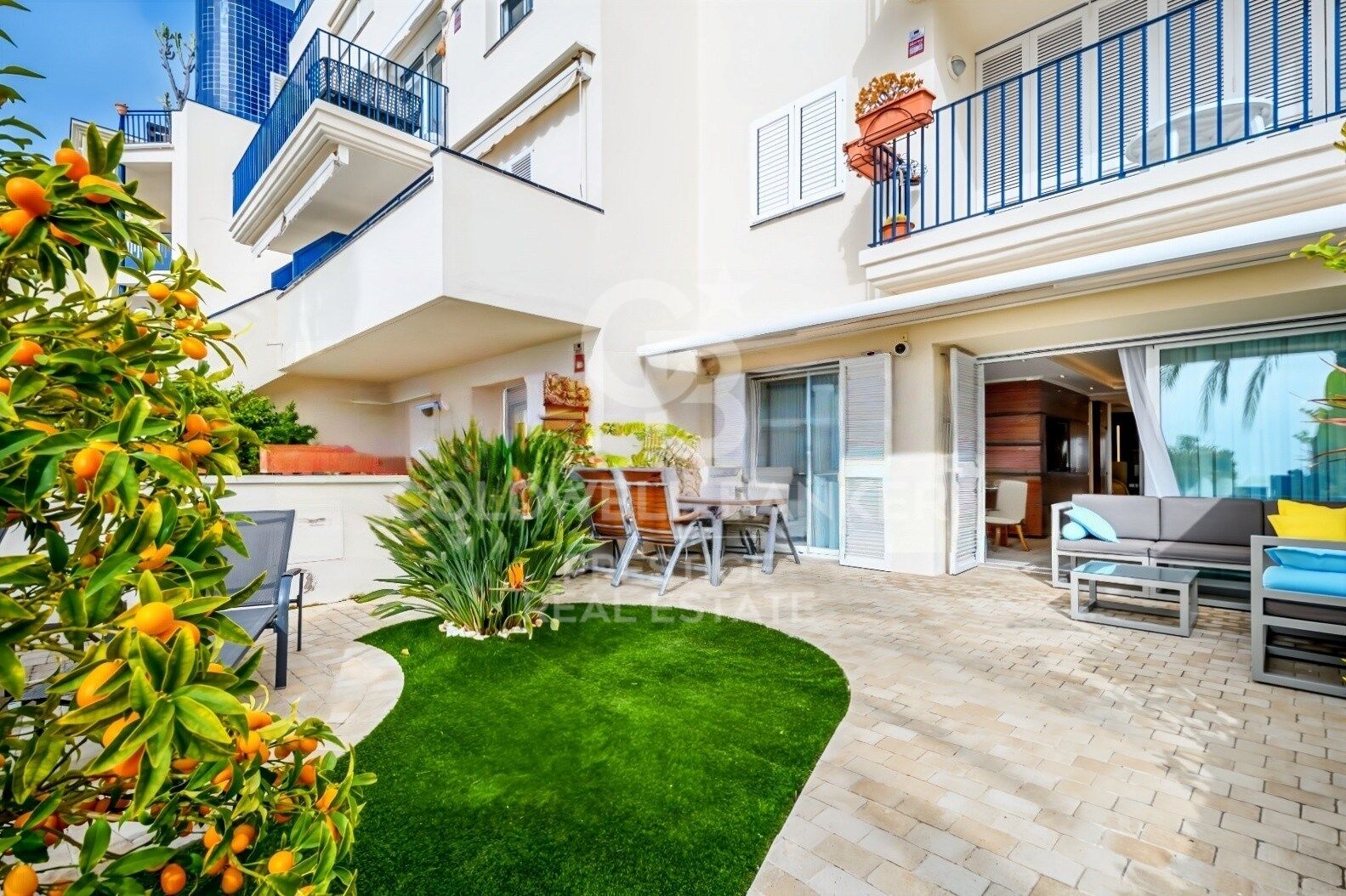 WOHNUNG MIT GARTEN DIREKT AM MEER